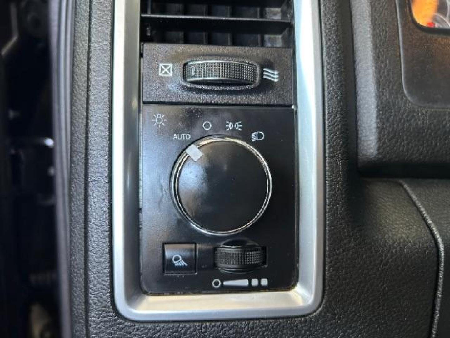 2022 GRAY Ram 1500 Classic 2WD (1C6RR6LGXNS) with an 6-Cyl 3.6 Liter engine, Automatic 8-Spd transmission, located at 412 Auto Vista Drive, Palmdale, 93551, (661) 945-0620, 34.592636, -118.136681 - Photo#25