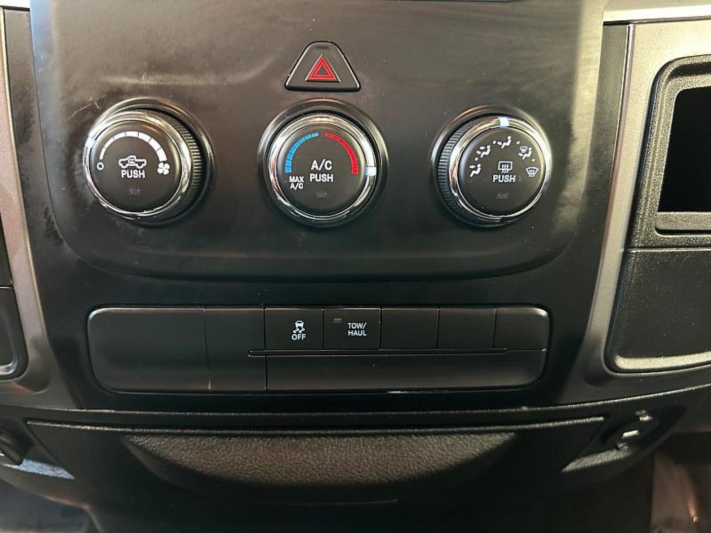 2022 RED Ram 1500 Classic 2WD (1C6RR6LG3NS) with an V8 HEMI 5.7 Liter engine, Automatic 8-Spd transmission, located at 412 Auto Vista Drive, Palmdale, 93551, (661) 945-0620, 34.592636, -118.136681- Photo#27