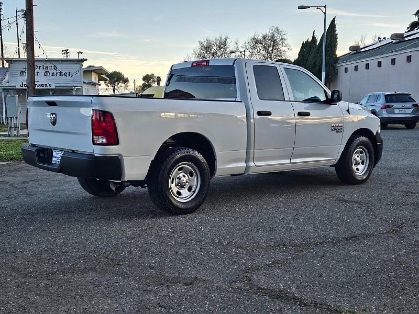 2022 WHITE Ram 1500 Classic 2WD (1C6RR6FG6NS) with an V6 Flex Fuel 3.6 Liter engine, Automatic 8-Spd transmission, located at 246 E Walker St., Orland, 95963, (530) 865-5800, 39.747589, -122.178398 - Photo#7