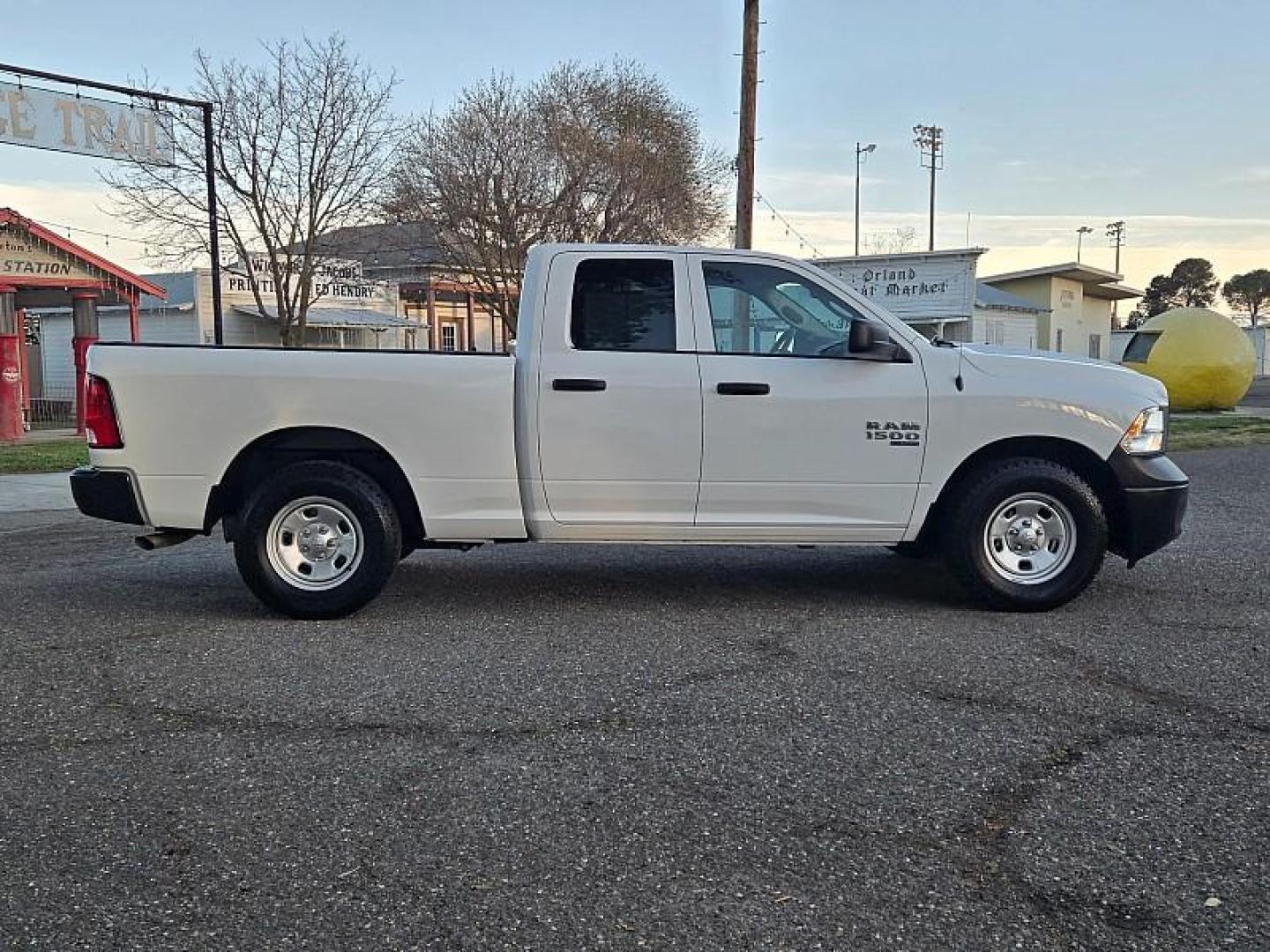 2022 WHITE Ram 1500 Classic 2WD (1C6RR6FG6NS) with an V6 Flex Fuel 3.6 Liter engine, Automatic 8-Spd transmission, located at 246 E Walker St., Orland, 95963, (530) 865-5800, 39.747589, -122.178398 - Photo#8