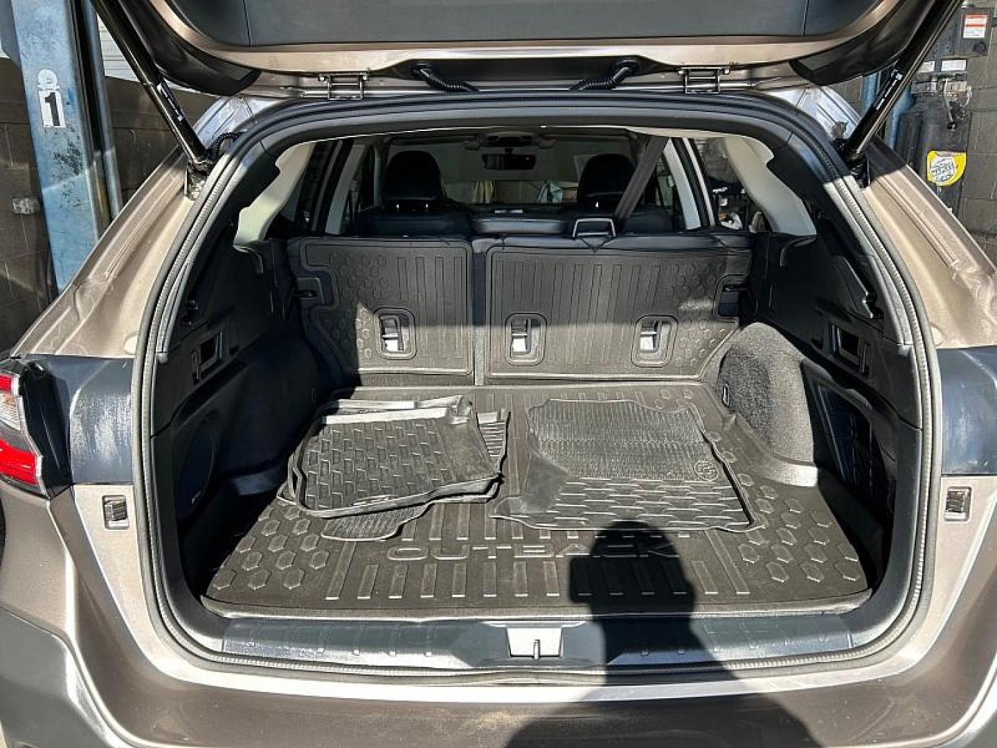 2022 BROWN Subaru Outback (4S4BTANC7N3) with an 4-Cyl 2.5 Liter engine, Automatic CVT w/Lineartronic transmission, located at 412 Auto Vista Drive, Palmdale, 93551, (661) 945-0620, 34.592636, -118.136681 - Photo#26