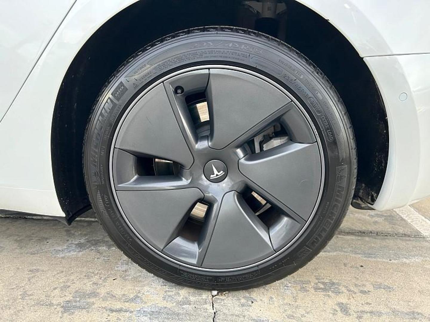 2022 WHITE Tesla Model 3 (5YJ3E1EA3NF) with an AC Electric Motor engine, Single-Speed Fixed Gear transmission, located at 412 Auto Vista Drive, Palmdale, 93551, (661) 945-0620, 34.592636, -118.136681 - Photo#13