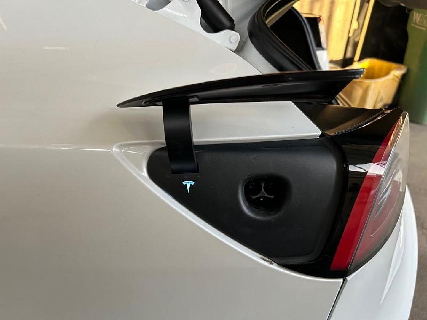 2022 WHITE Tesla Model 3 (5YJ3E1EA3NF) with an AC Electric Motor engine, Single-Speed Fixed Gear transmission, located at 412 Auto Vista Drive, Palmdale, 93551, (661) 945-0620, 34.592636, -118.136681 - Photo#25