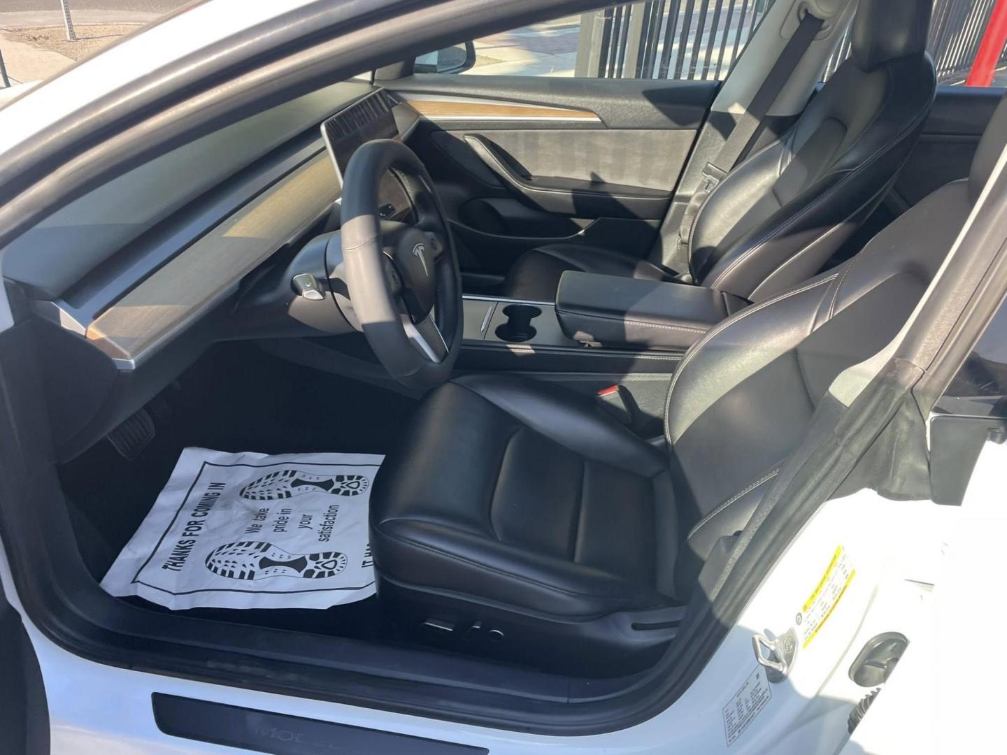 2022 Tesla Model 3 Long Range (5YJ3E1EB5NF) with an ELECTRIC engine, 1A transmission, located at 744 E Miner Ave, Stockton, CA, 95202, (209) 944-5770, 37.956863, -121.282082 - PLUS TAXES AND FEES NO CHARGER AVAILABLE - Photo#4