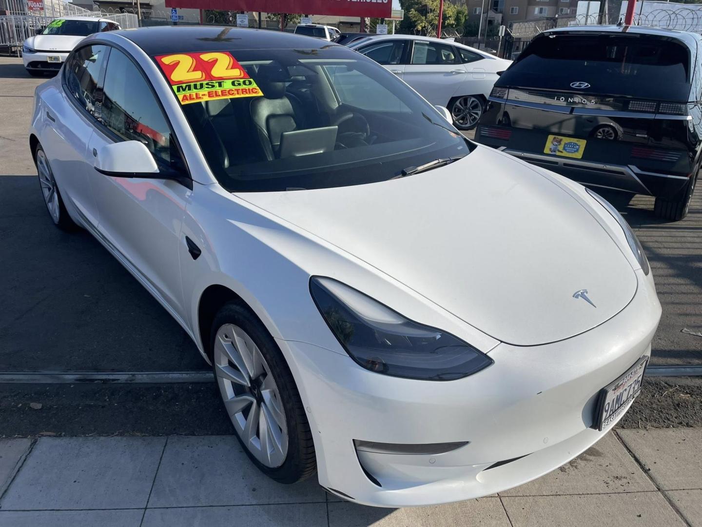2022 Tesla Model 3 Long Range (5YJ3E1EB5NF) with an ELECTRIC engine, 1A transmission, located at 744 E Miner Ave, Stockton, CA, 95202, (209) 944-5770, 37.956863, -121.282082 - PLUS TAXES AND FEES NO CHARGER AVAILABLE - Photo#1