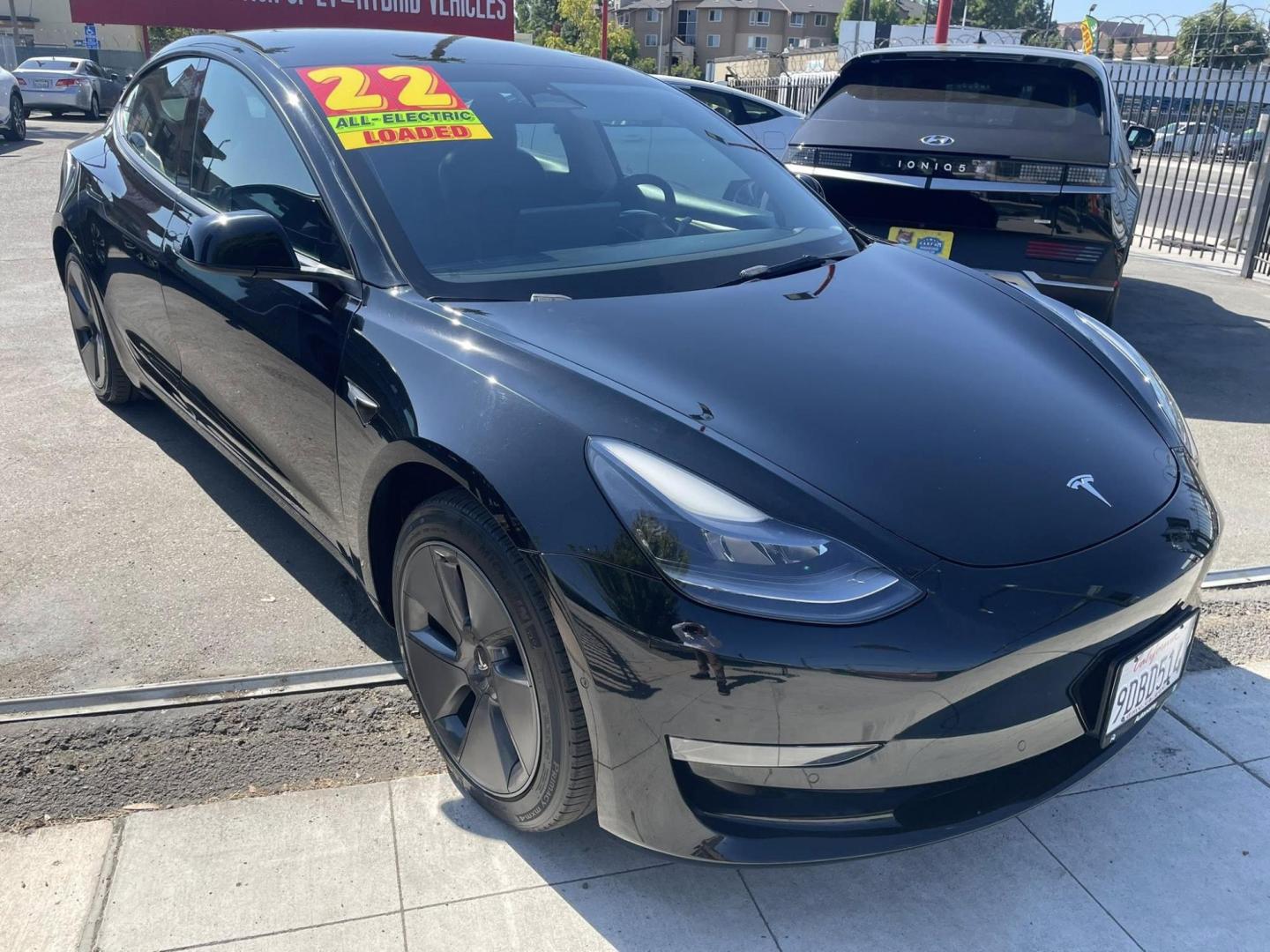 2022 Tesla Model 3 Standard Range Plus (5YJ3E1EA1NF) with an ELECTRIC engine, 1A transmission, located at 744 E Miner Ave, Stockton, CA, 95202, (209) 944-5770, 37.956863, -121.282082 - PLUS TAXES AND FEES NO CHARGER AVAILABLE - Photo#0