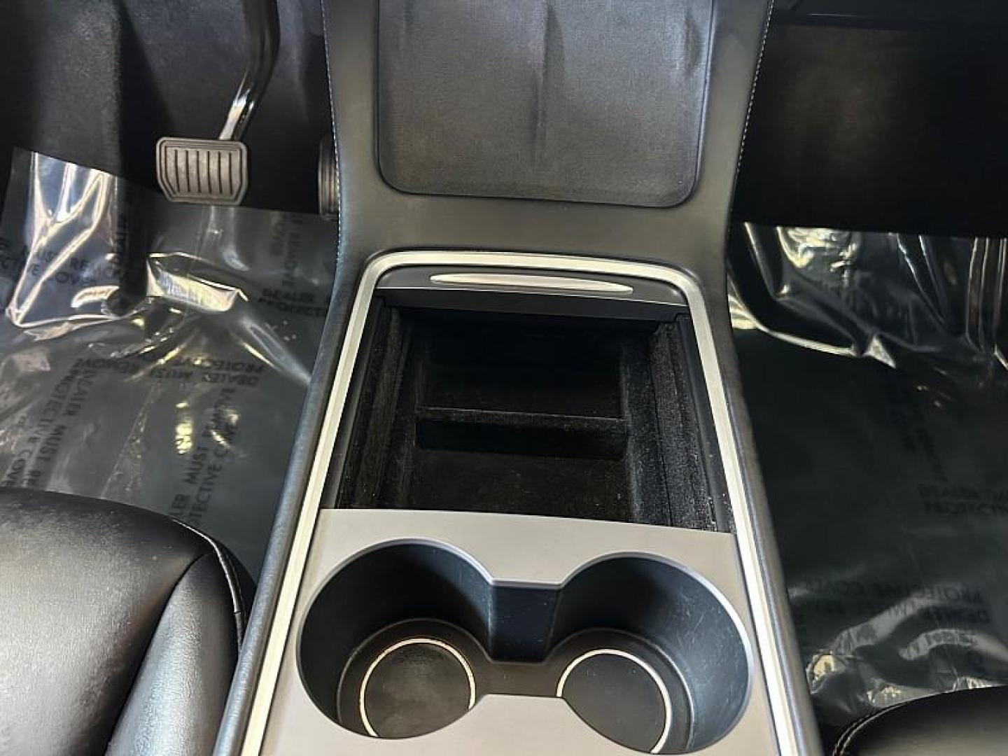 2022 BLACK Tesla Model Y (7SAYGDEE3NF) with an Dual AC Electric Motors engine, Single-Speed Fixed Gear transmission, located at 412 Auto Vista Drive, Palmdale, 93551, (661) 945-0620, 34.592636, -118.136681 - Photo#23