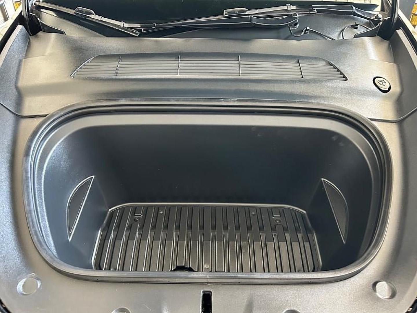2022 BLACK Tesla Model Y (7SAYGDEE3NF) with an Dual AC Electric Motors engine, Single-Speed Fixed Gear transmission, located at 412 Auto Vista Drive, Palmdale, 93551, (661) 945-0620, 34.592636, -118.136681 - Photo#25