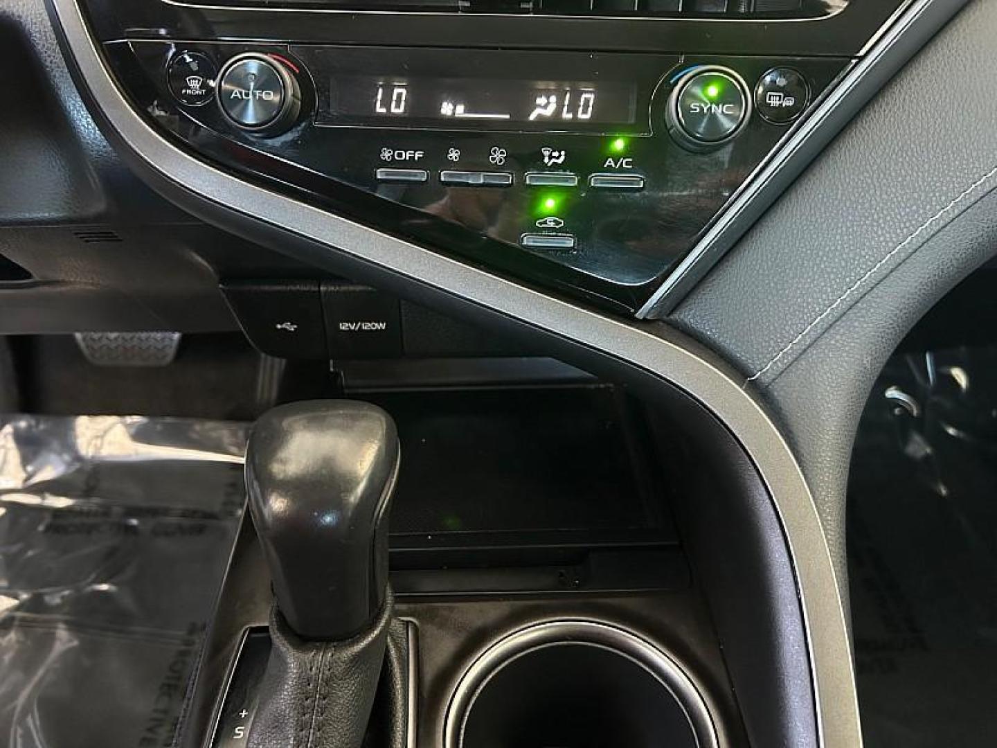2022 BLUE Toyota Camry (4T1G11AK4NU) with an 4-Cyl 2.5 Liter engine, Automatic 8-Spd w/Sequential Shift transmission, located at 412 Auto Vista Drive, Palmdale, 93551, (661) 945-0620, 34.592636, -118.136681 - Photo#25