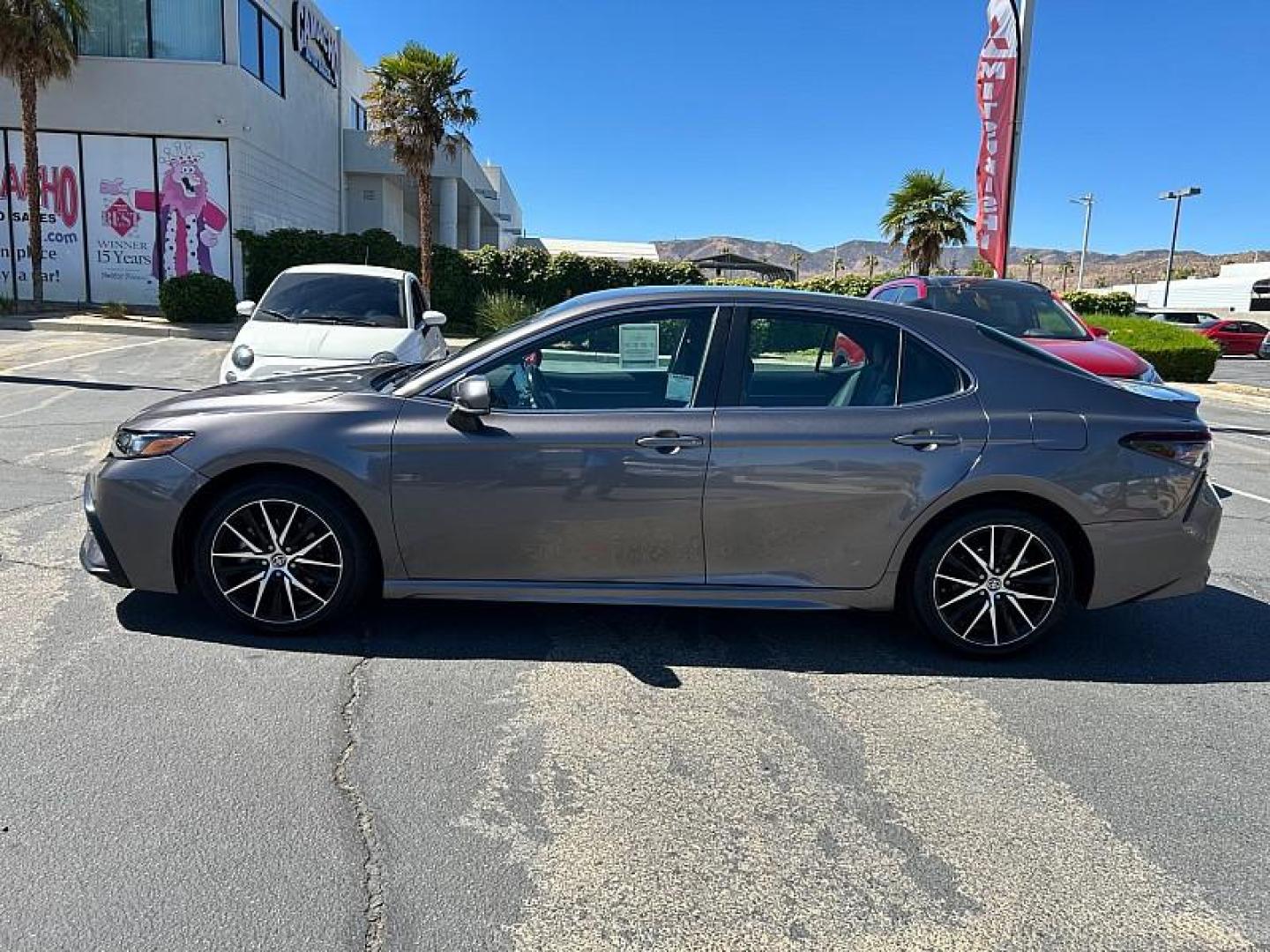 2022 GRAY Toyota Camry (4T1G11AK9NU) with an 4-Cyl 2.5 Liter engine, Automatic 8-Spd w/Sequential Shift transmission, located at 412 Auto Vista Drive, Palmdale, 93551, (661) 945-0620, 34.592636, -118.136681 - Photo#6