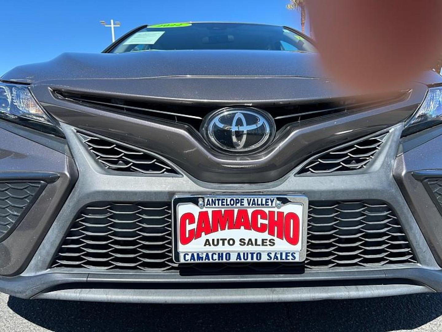 2022 GRAY Toyota Camry (4T1G11AK9NU) with an 4-Cyl 2.5 Liter engine, Automatic 8-Spd w/Sequential Shift transmission, located at 412 Auto Vista Drive, Palmdale, 93551, (661) 945-0620, 34.592636, -118.136681 - Photo#10