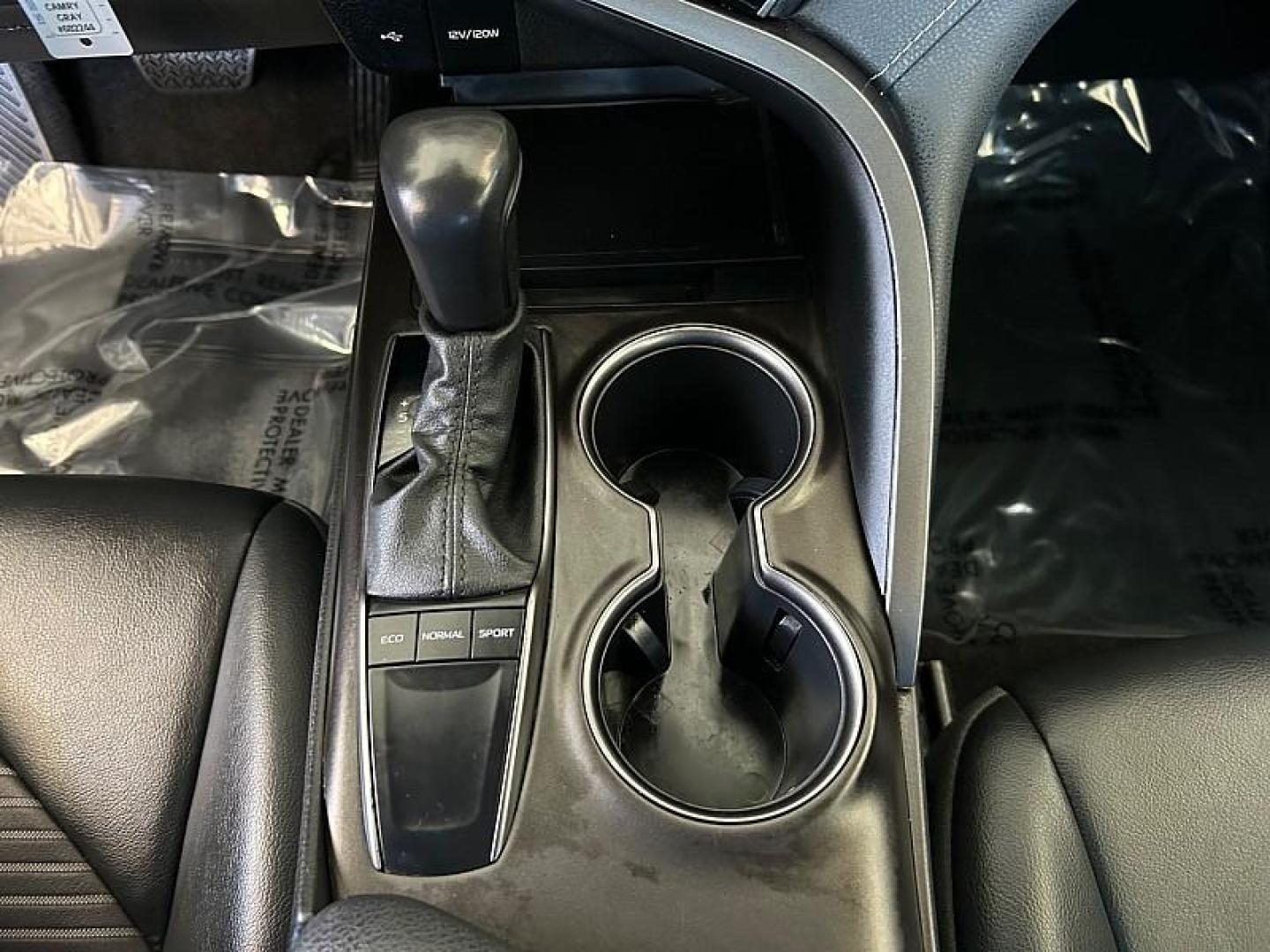 2022 GRAY Toyota Camry (4T1G11AK9NU) with an 4-Cyl 2.5 Liter engine, Automatic 8-Spd w/Sequential Shift transmission, located at 412 Auto Vista Drive, Palmdale, 93551, (661) 945-0620, 34.592636, -118.136681 - Photo#17