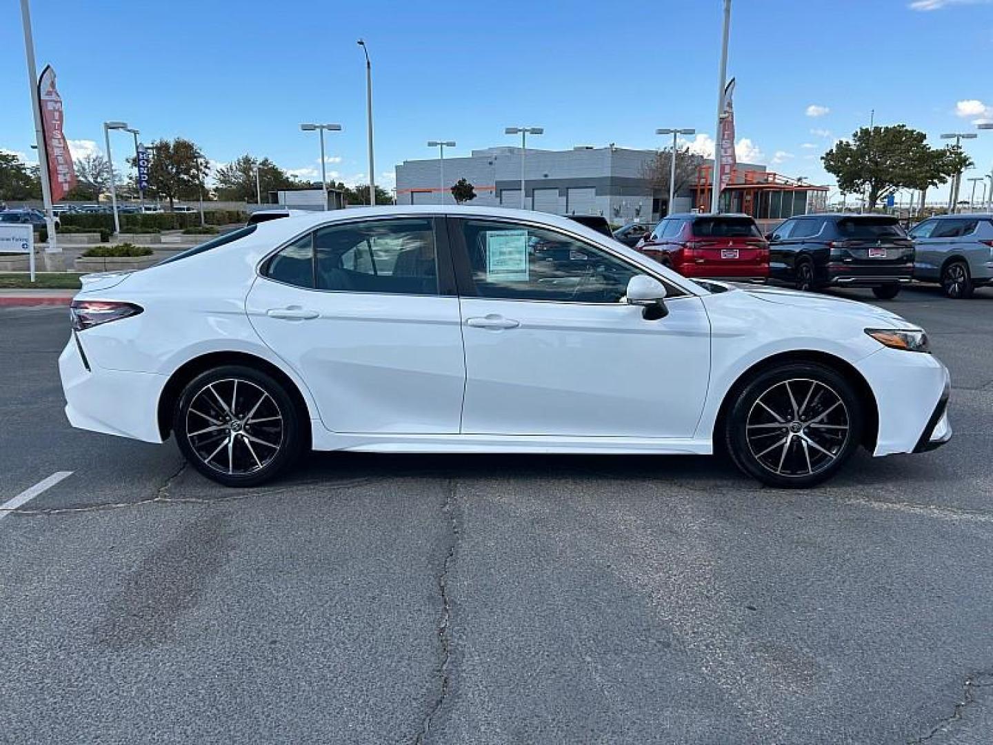 2022 WHITE Toyota Camry (4T1G11AK4NU) with an 4-Cyl 2.5 Liter engine, Automatic 8-Spd w/Sequential Shift transmission, located at 412 Auto Vista Drive, Palmdale, 93551, (661) 945-0620, 34.592636, -118.136681 - Photo#5