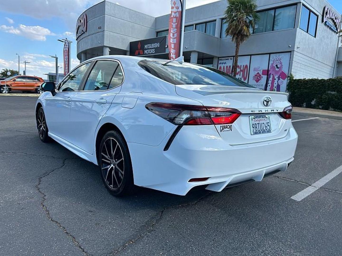 2022 WHITE Toyota Camry (4T1G11AK4NU) with an 4-Cyl 2.5 Liter engine, Automatic 8-Spd w/Sequential Shift transmission, located at 412 Auto Vista Drive, Palmdale, 93551, (661) 945-0620, 34.592636, -118.136681 - Photo#8