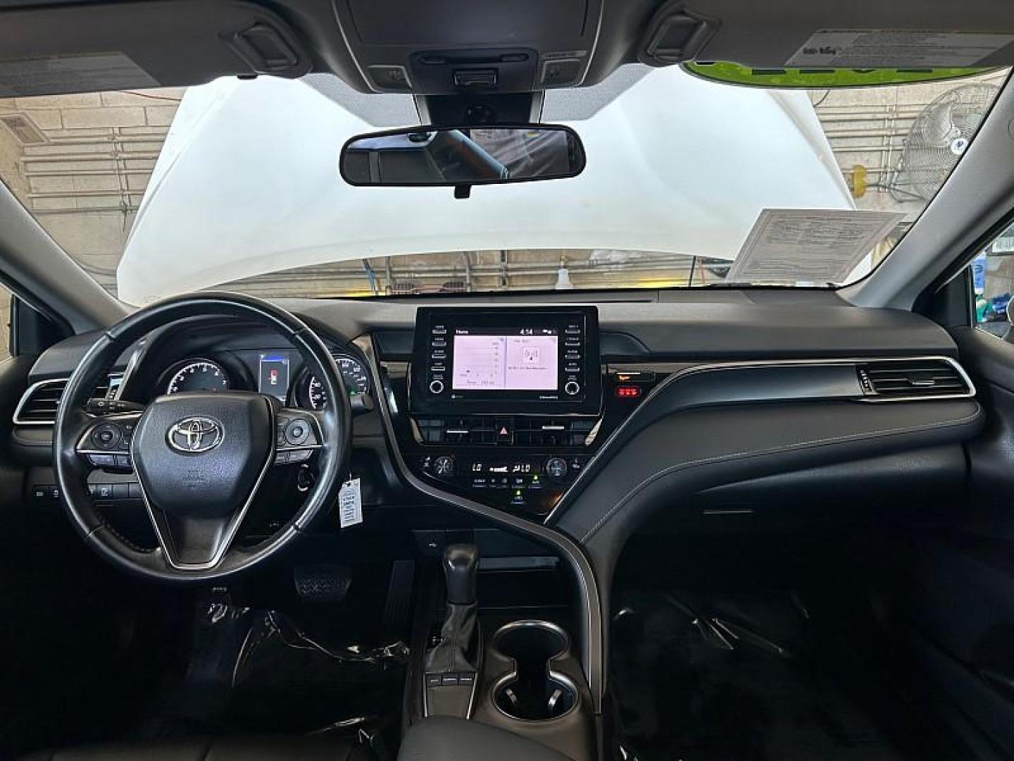 2022 WHITE Toyota Camry (4T1G11AK4NU) with an 4-Cyl 2.5 Liter engine, Automatic 8-Spd w/Sequential Shift transmission, located at 412 Auto Vista Drive, Palmdale, 93551, (661) 945-0620, 34.592636, -118.136681 - Photo#18