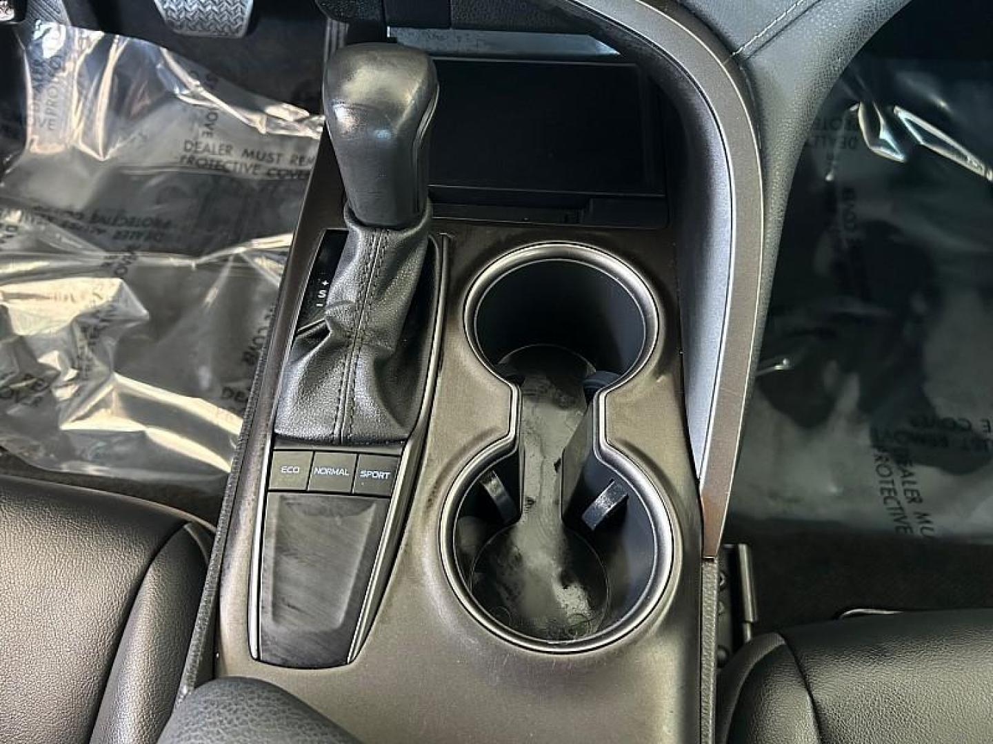 2022 WHITE Toyota Camry (4T1G11AK4NU) with an 4-Cyl 2.5 Liter engine, Automatic 8-Spd w/Sequential Shift transmission, located at 412 Auto Vista Drive, Palmdale, 93551, (661) 945-0620, 34.592636, -118.136681 - Photo#20