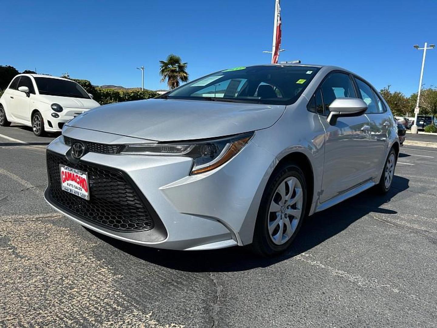 2022 SILVER Toyota Corolla (5YFEPMAE2NP) with an 4-Cyl 1.8 Liter engine, Automatic CVTi-S transmission, located at 412 Auto Vista Drive, Palmdale, 93551, (661) 945-0620, 34.592636, -118.136681 - Photo#2