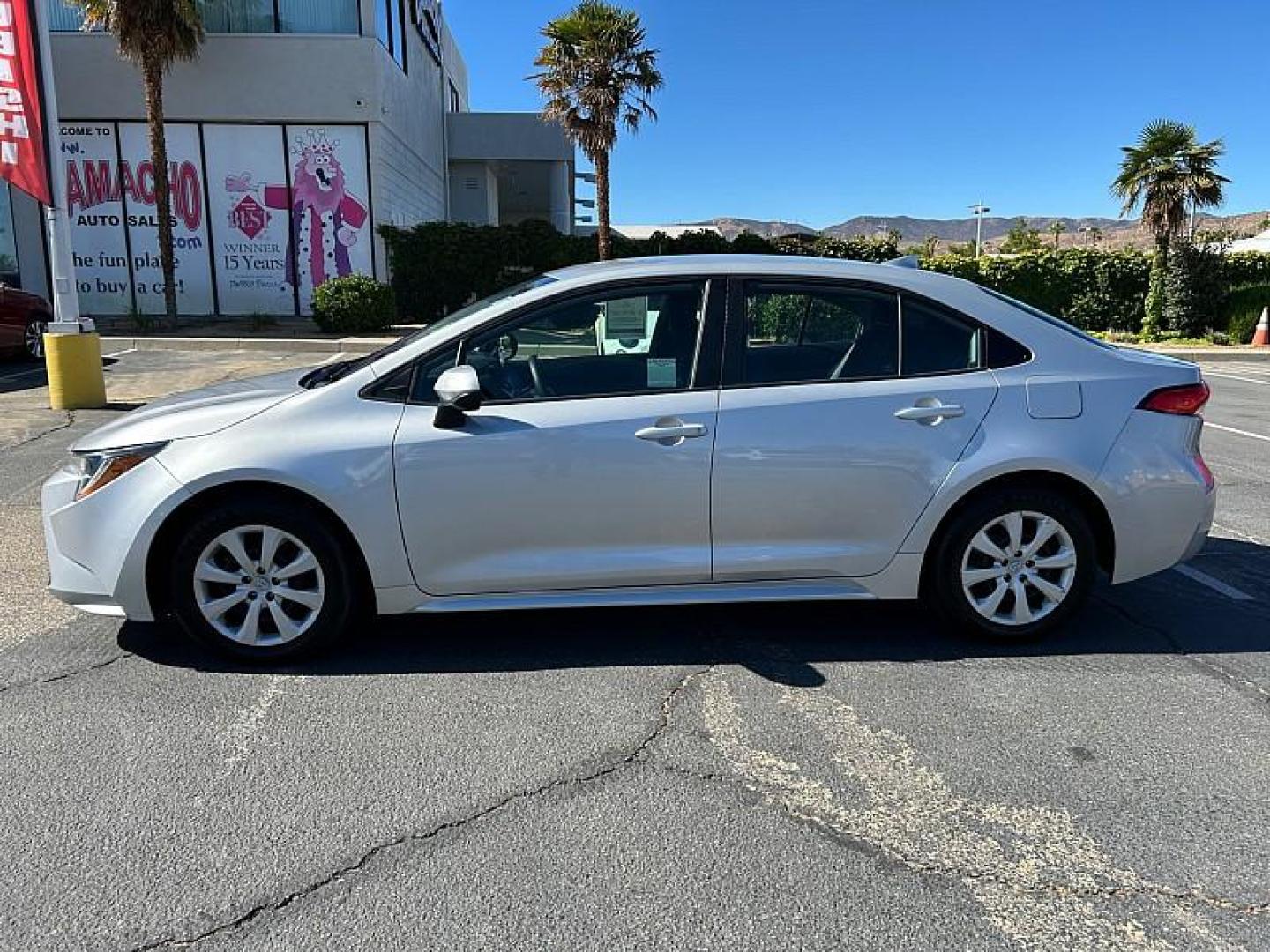 2022 SILVER Toyota Corolla (5YFEPMAE2NP) with an 4-Cyl 1.8 Liter engine, Automatic CVTi-S transmission, located at 412 Auto Vista Drive, Palmdale, 93551, (661) 945-0620, 34.592636, -118.136681 - Photo#7
