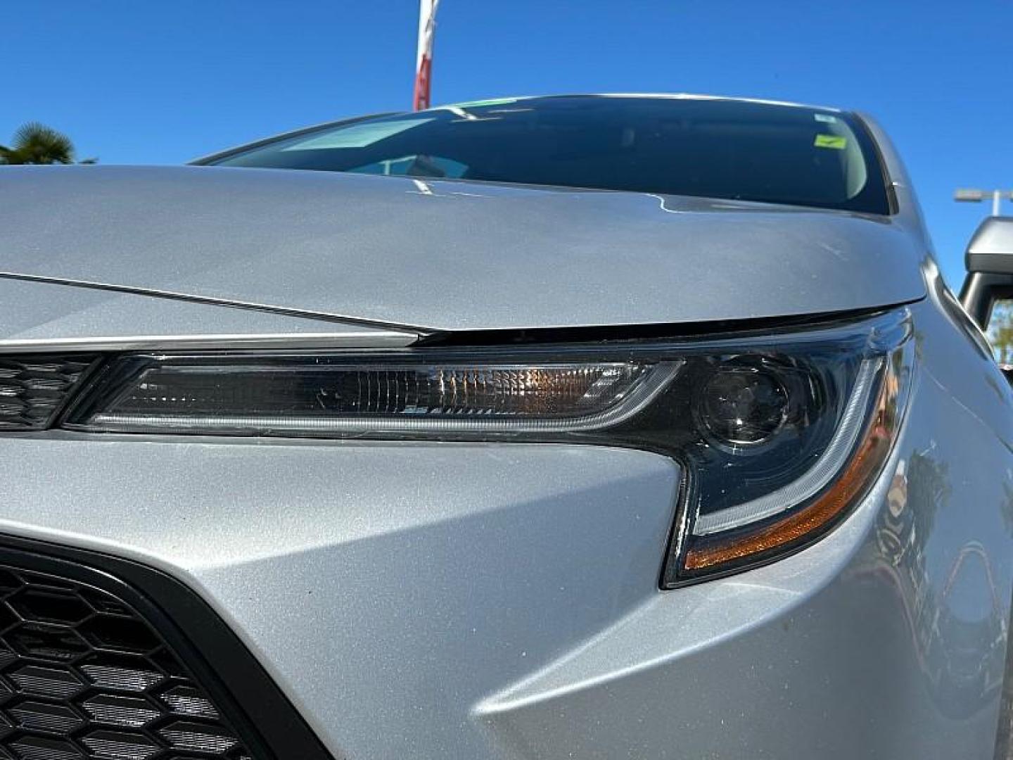 2022 SILVER Toyota Corolla (5YFEPMAE2NP) with an 4-Cyl 1.8 Liter engine, Automatic CVTi-S transmission, located at 412 Auto Vista Drive, Palmdale, 93551, (661) 945-0620, 34.592636, -118.136681 - Photo#13