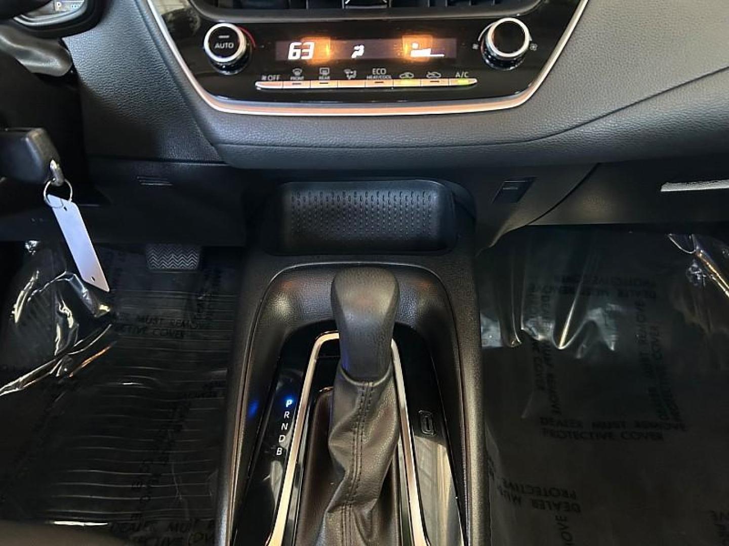 2022 SILVER Toyota Corolla (5YFEPMAE2NP) with an 4-Cyl 1.8 Liter engine, Automatic CVTi-S transmission, located at 412 Auto Vista Drive, Palmdale, 93551, (661) 945-0620, 34.592636, -118.136681 - Photo#20