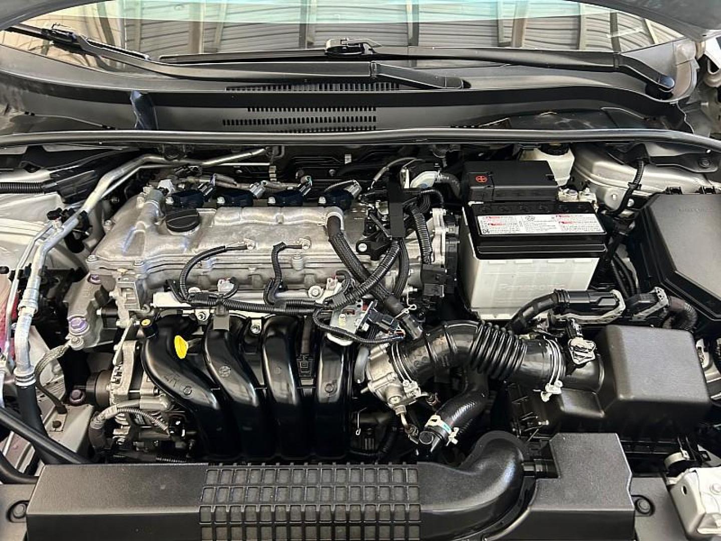 2022 SILVER Toyota Corolla (5YFEPMAE3NP) with an 4-Cyl 1.8 Liter engine, Automatic CVTi-S transmission, located at 412 Auto Vista Drive, Palmdale, 93551, (661) 945-0620, 34.592636, -118.136681 - Photo#0
