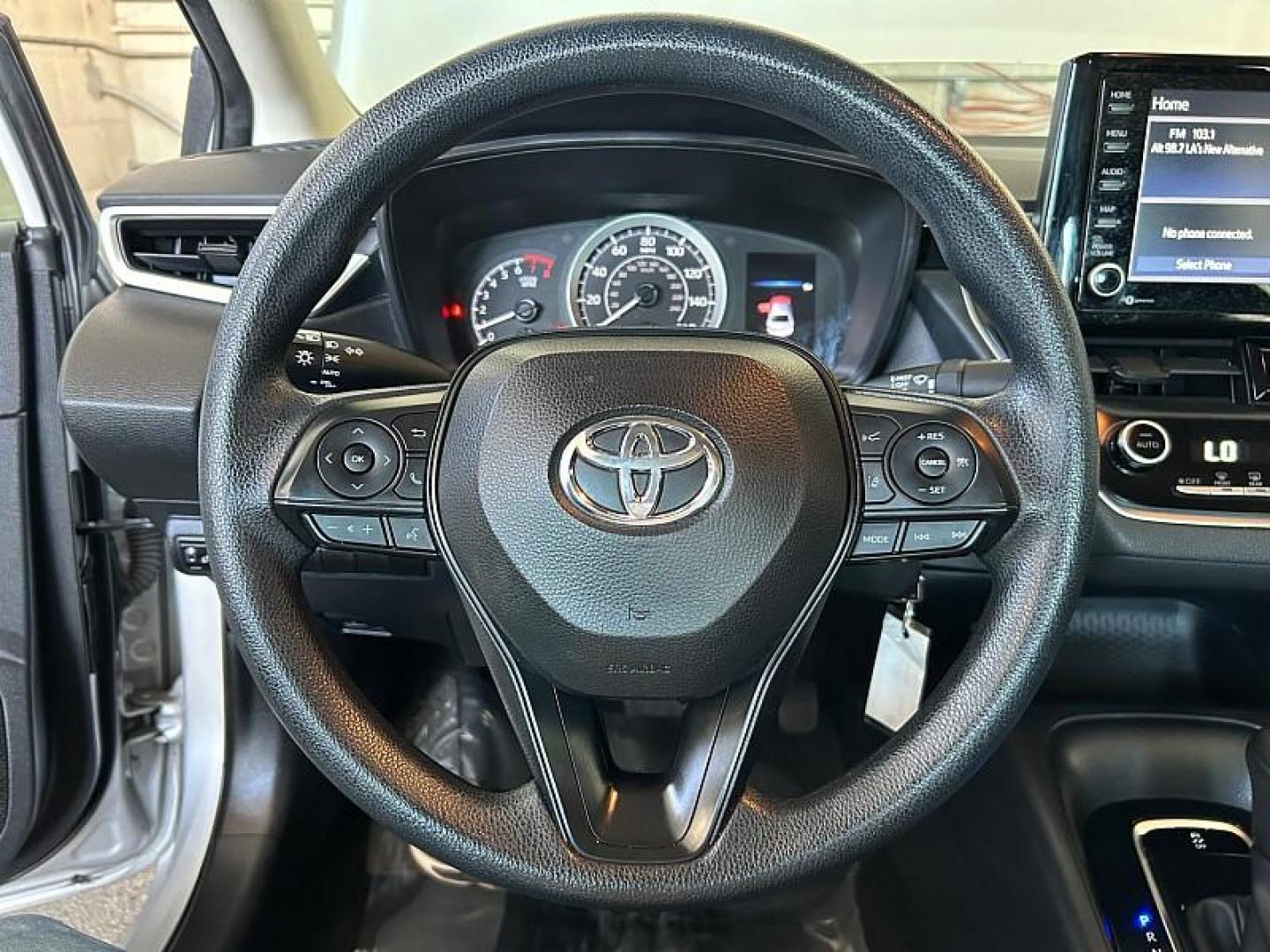2022 SILVER Toyota Corolla (5YFEPMAE3NP) with an 4-Cyl 1.8 Liter engine, Automatic CVTi-S transmission, located at 412 Auto Vista Drive, Palmdale, 93551, (661) 945-0620, 34.592636, -118.136681 - Photo#8