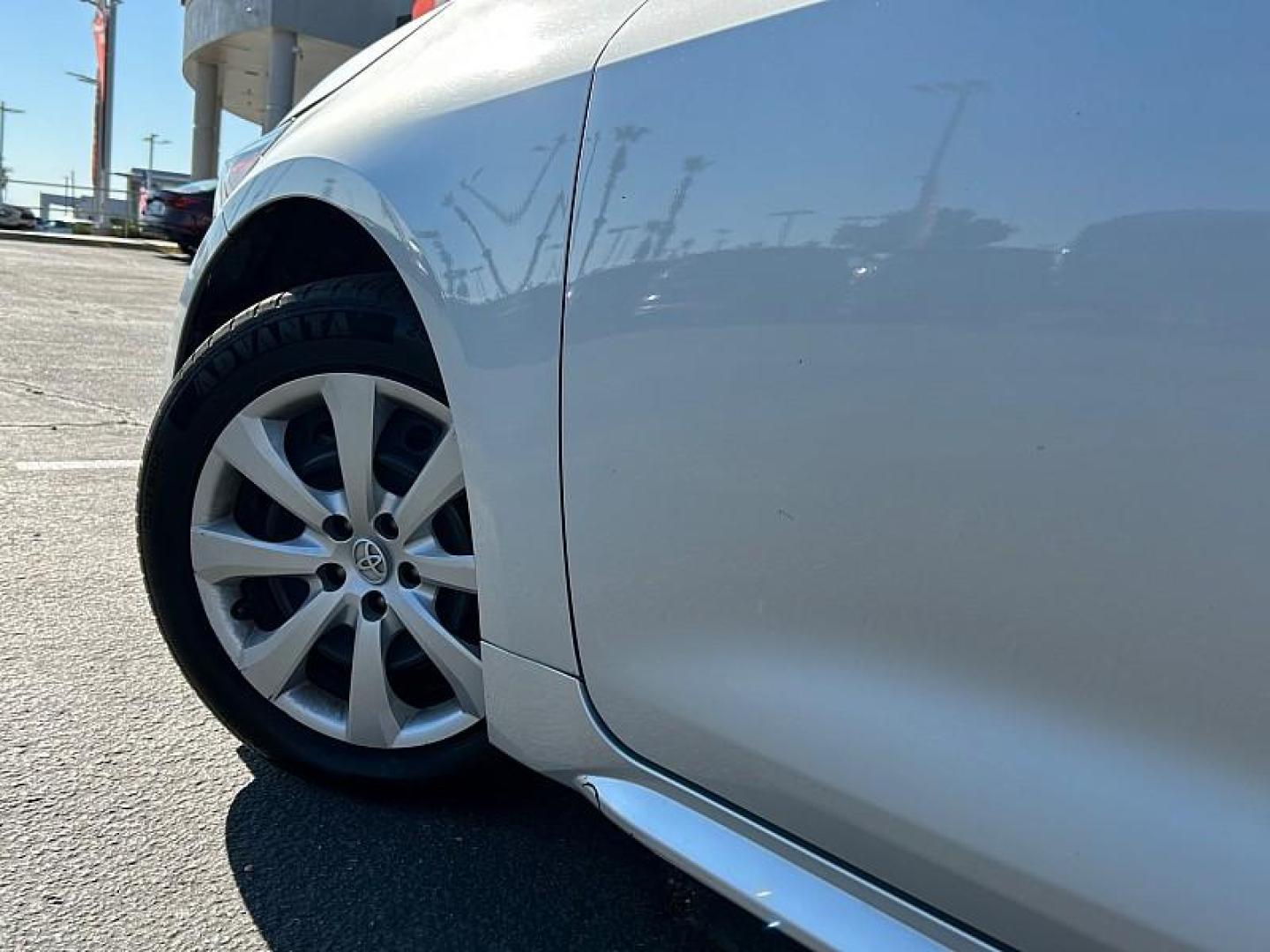 2022 SILVER Toyota Corolla (5YFEPMAE3NP) with an 4-Cyl 1.8 Liter engine, Automatic CVTi-S transmission, located at 412 Auto Vista Drive, Palmdale, 93551, (661) 945-0620, 34.592636, -118.136681 - Photo#15