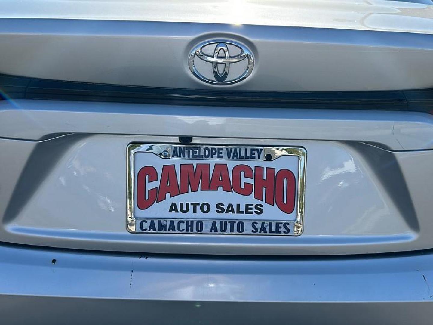 2022 SILVER Toyota Corolla (5YFEPMAE3NP) with an 4-Cyl 1.8 Liter engine, Automatic CVTi-S transmission, located at 412 Auto Vista Drive, Palmdale, 93551, (661) 945-0620, 34.592636, -118.136681 - Photo#17