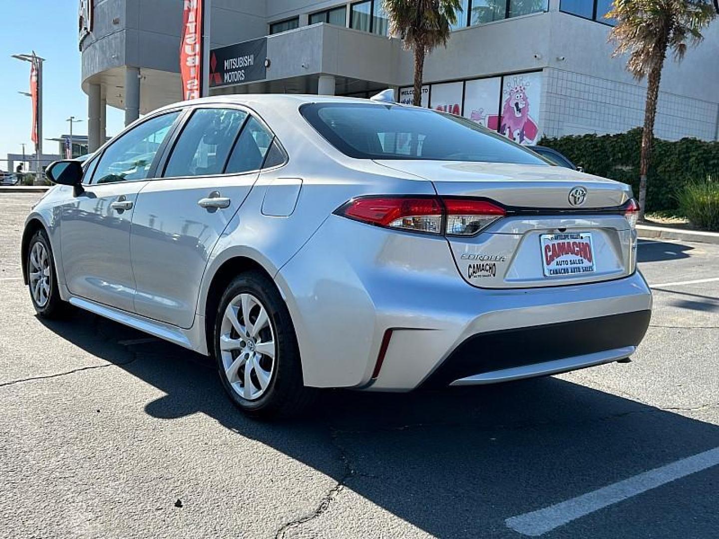 2022 SILVER Toyota Corolla (5YFEPMAE3NP) with an 4-Cyl 1.8 Liter engine, Automatic CVTi-S transmission, located at 412 Auto Vista Drive, Palmdale, 93551, (661) 945-0620, 34.592636, -118.136681 - Photo#21
