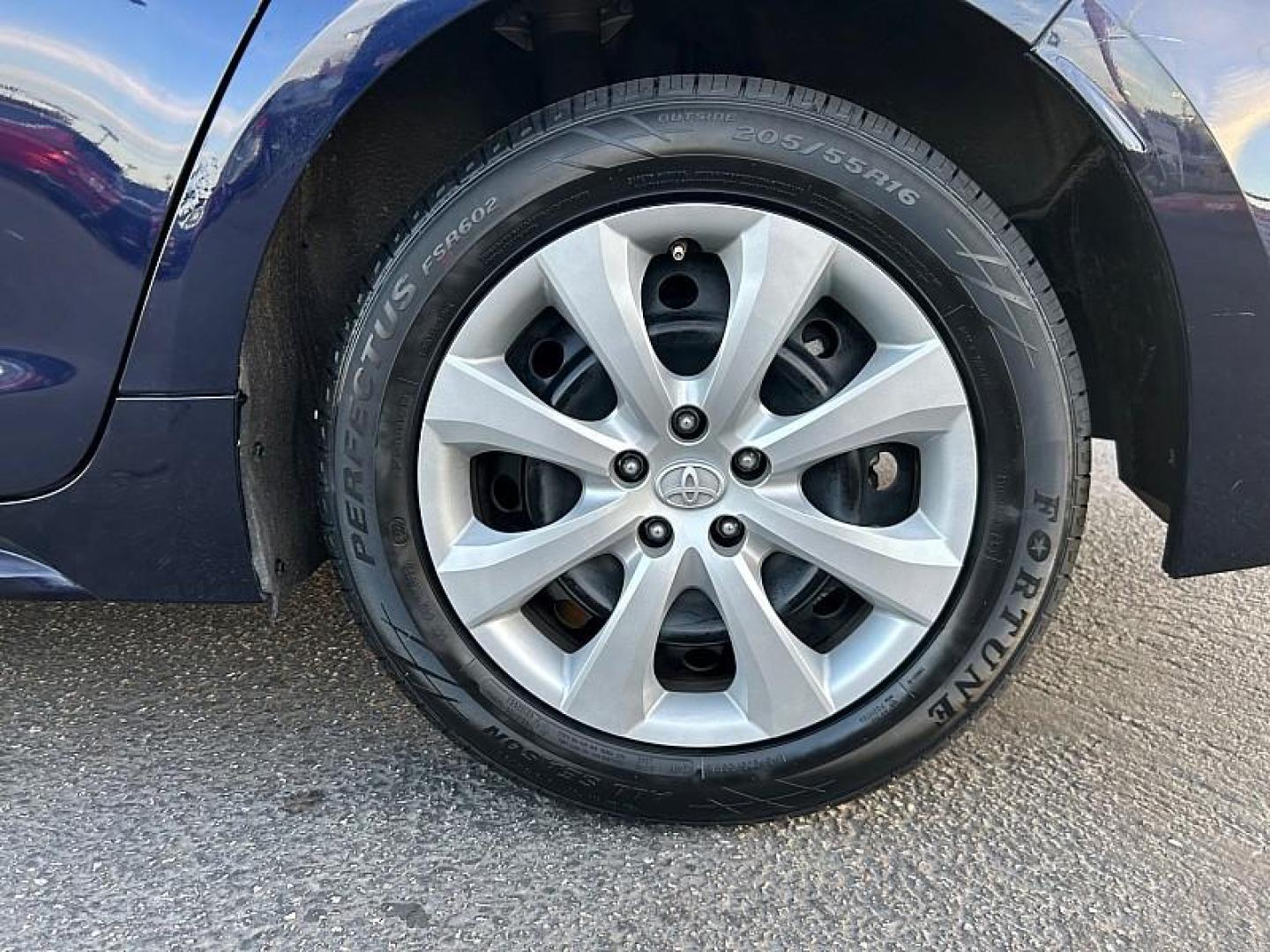 2022 BLUE Toyota Corolla (5YFEPMAE9NP) with an 4-Cyl 1.8 Liter engine, Automatic CVTi-S transmission, located at 412 Auto Vista Drive, Palmdale, 93551, (661) 945-0620, 34.592636, -118.136681 - Photo#13