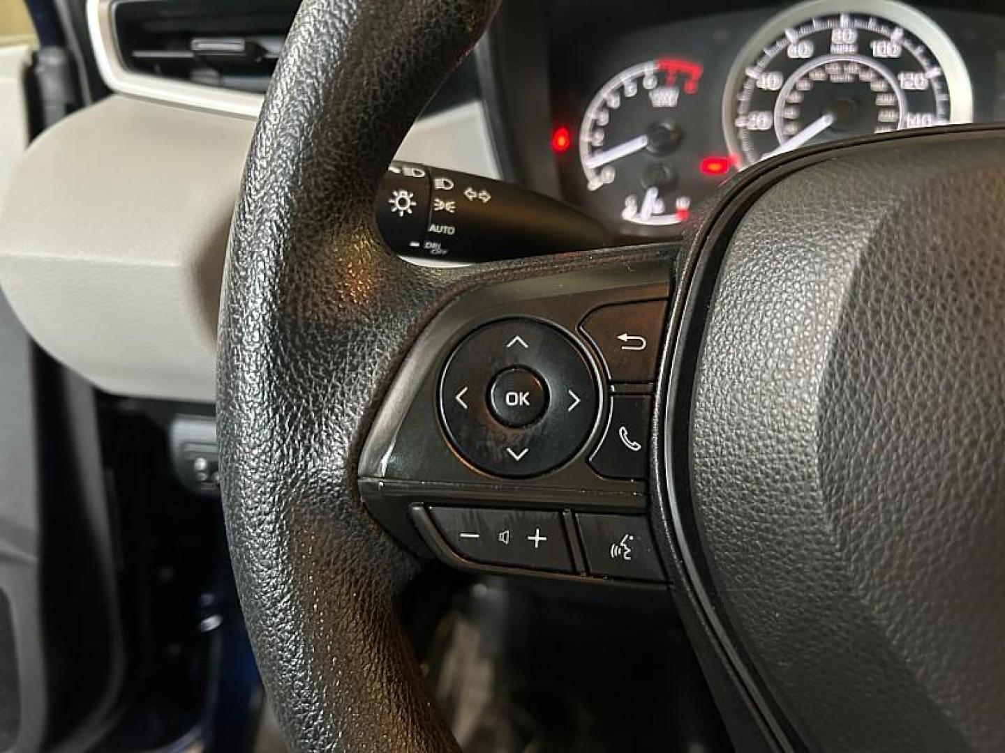 2022 BLUE Toyota Corolla (5YFEPMAE9NP) with an 4-Cyl 1.8 Liter engine, Automatic CVTi-S transmission, located at 412 Auto Vista Drive, Palmdale, 93551, (661) 945-0620, 34.592636, -118.136681 - Photo#26