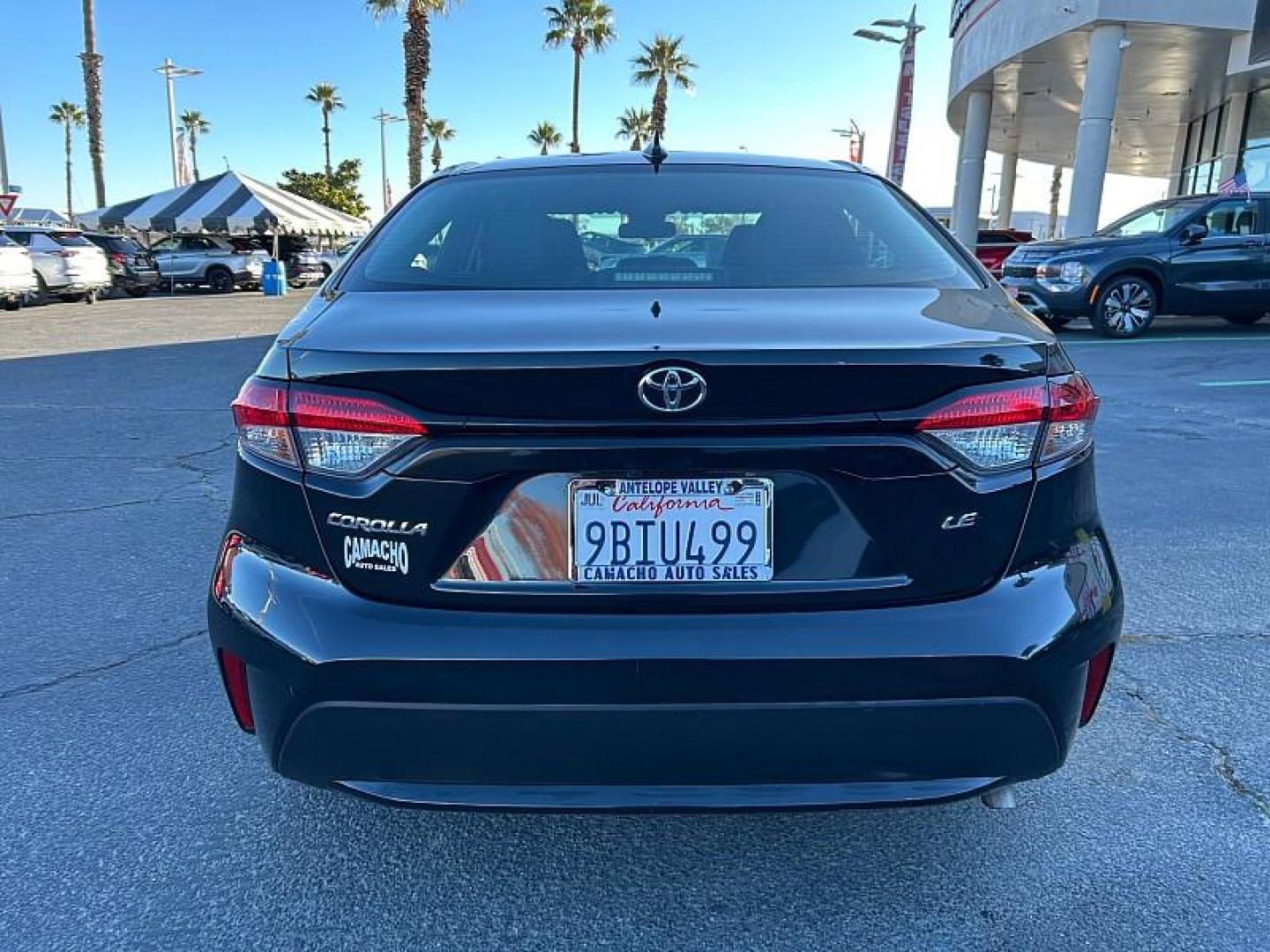 2022 BLACK Toyota Corolla (5YFEPMAE9NP) with an 4-Cyl 1.8 Liter engine, Automatic CVTi-S transmission, located at 412 Auto Vista Drive, Palmdale, 93551, (661) 945-0620, 34.592636, -118.136681 - Photo#4