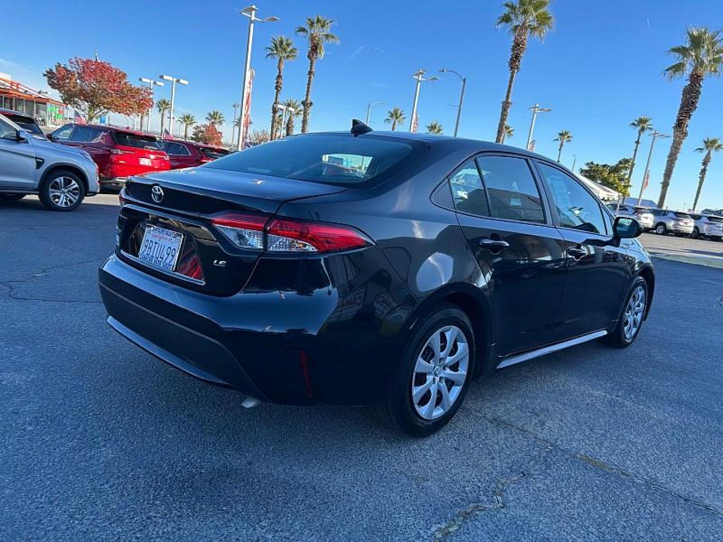 2022 BLACK Toyota Corolla (5YFEPMAE9NP) with an 4-Cyl 1.8 Liter engine, Automatic CVTi-S transmission, located at 412 Auto Vista Drive, Palmdale, 93551, (661) 945-0620, 34.592636, -118.136681 - Photo#7