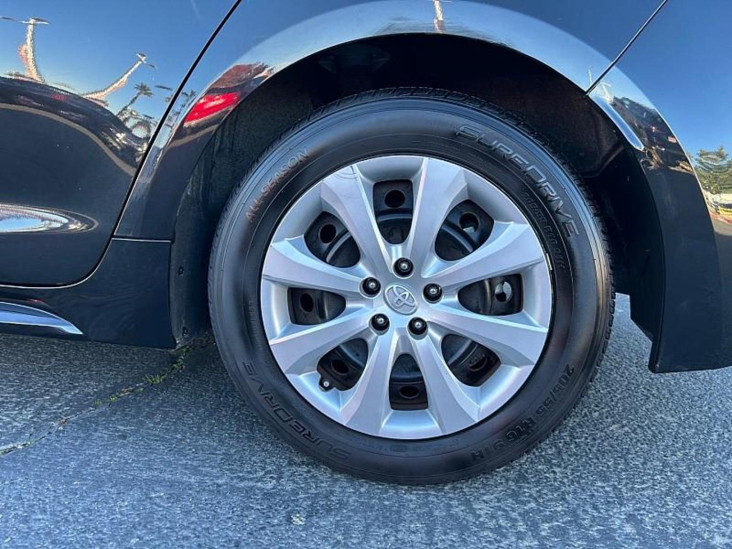 2022 BLACK Toyota Corolla (5YFEPMAE9NP) with an 4-Cyl 1.8 Liter engine, Automatic CVTi-S transmission, located at 412 Auto Vista Drive, Palmdale, 93551, (661) 945-0620, 34.592636, -118.136681 - Photo#16