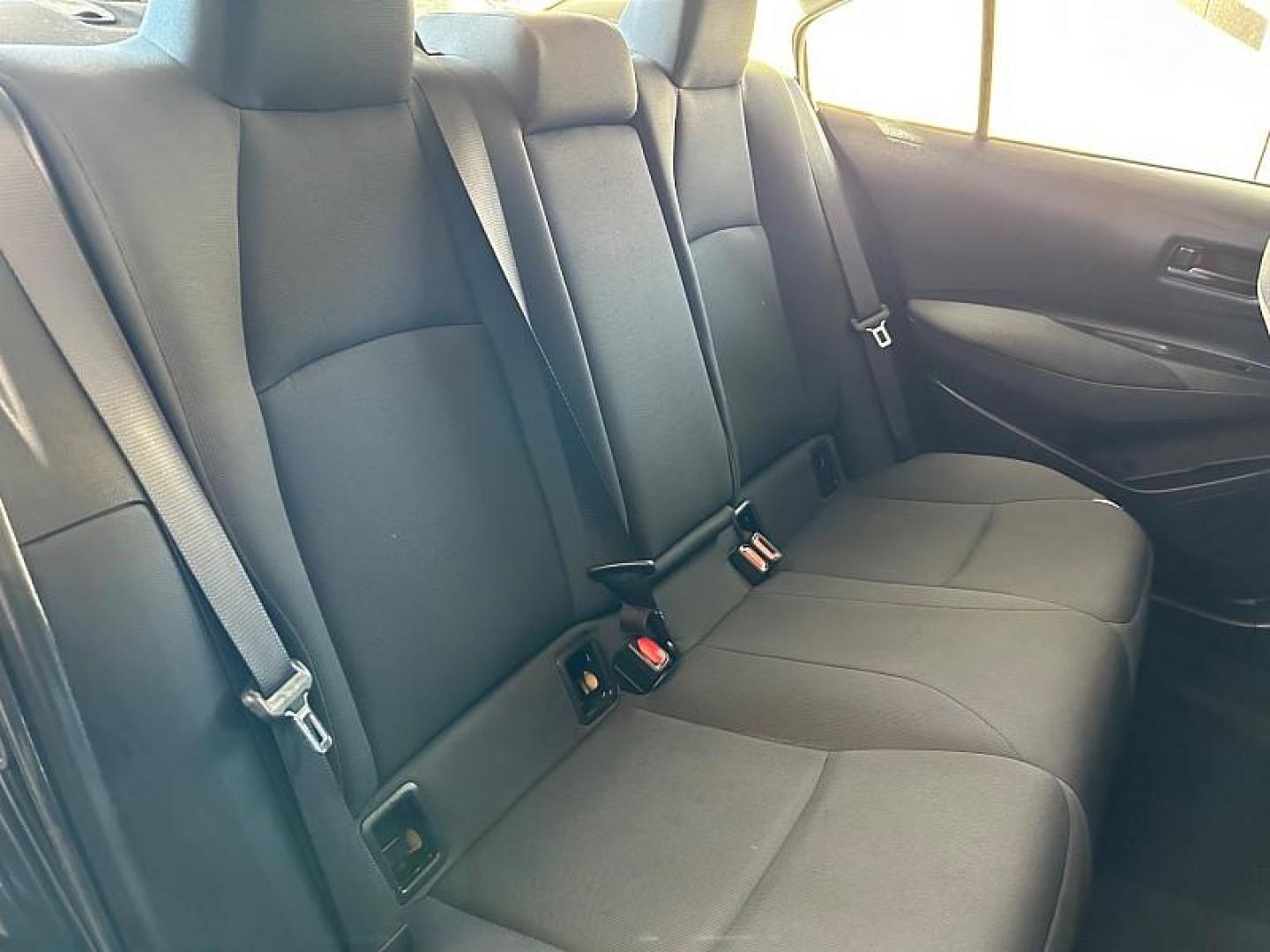 2022 BLACK Toyota Corolla (5YFEPMAE9NP) with an 4-Cyl 1.8 Liter engine, Automatic CVTi-S transmission, located at 412 Auto Vista Drive, Palmdale, 93551, (661) 945-0620, 34.592636, -118.136681 - Photo#27