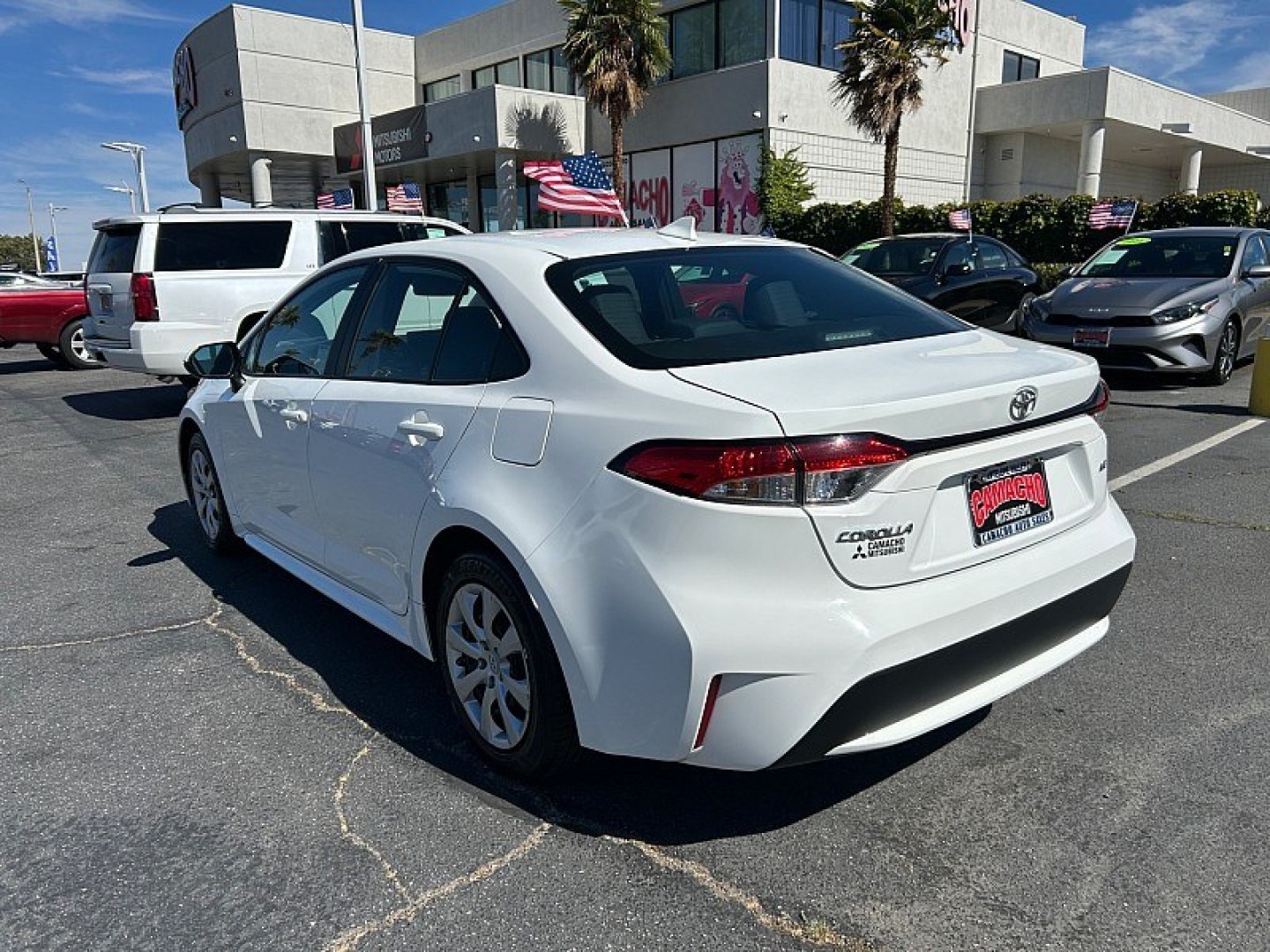 2022 White Toyota Corolla (5YFEPMAE4NP) with an 4-Cyl 1.8 Liter engine, Automatic CVTi-S transmission, located at 412 Auto Vista Drive, Palmdale, 93551, (661) 945-0620, 34.592636, -118.136681- Photo#4