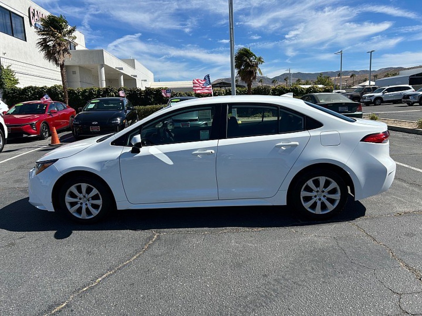 2022 White Toyota Corolla (5YFEPMAE4NP) with an 4-Cyl 1.8 Liter engine, Automatic CVTi-S transmission, located at 412 Auto Vista Drive, Palmdale, 93551, (661) 945-0620, 34.592636, -118.136681- Photo#5