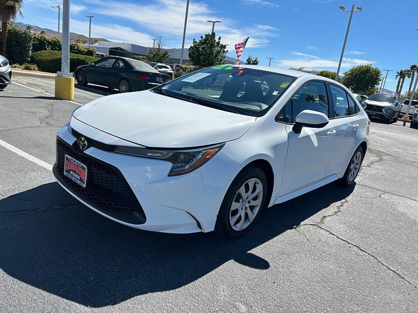 2022 White Toyota Corolla (5YFEPMAE4NP) with an 4-Cyl 1.8 Liter engine, Automatic CVTi-S transmission, located at 412 Auto Vista Drive, Palmdale, 93551, (661) 945-0620, 34.592636, -118.136681- Photo#6