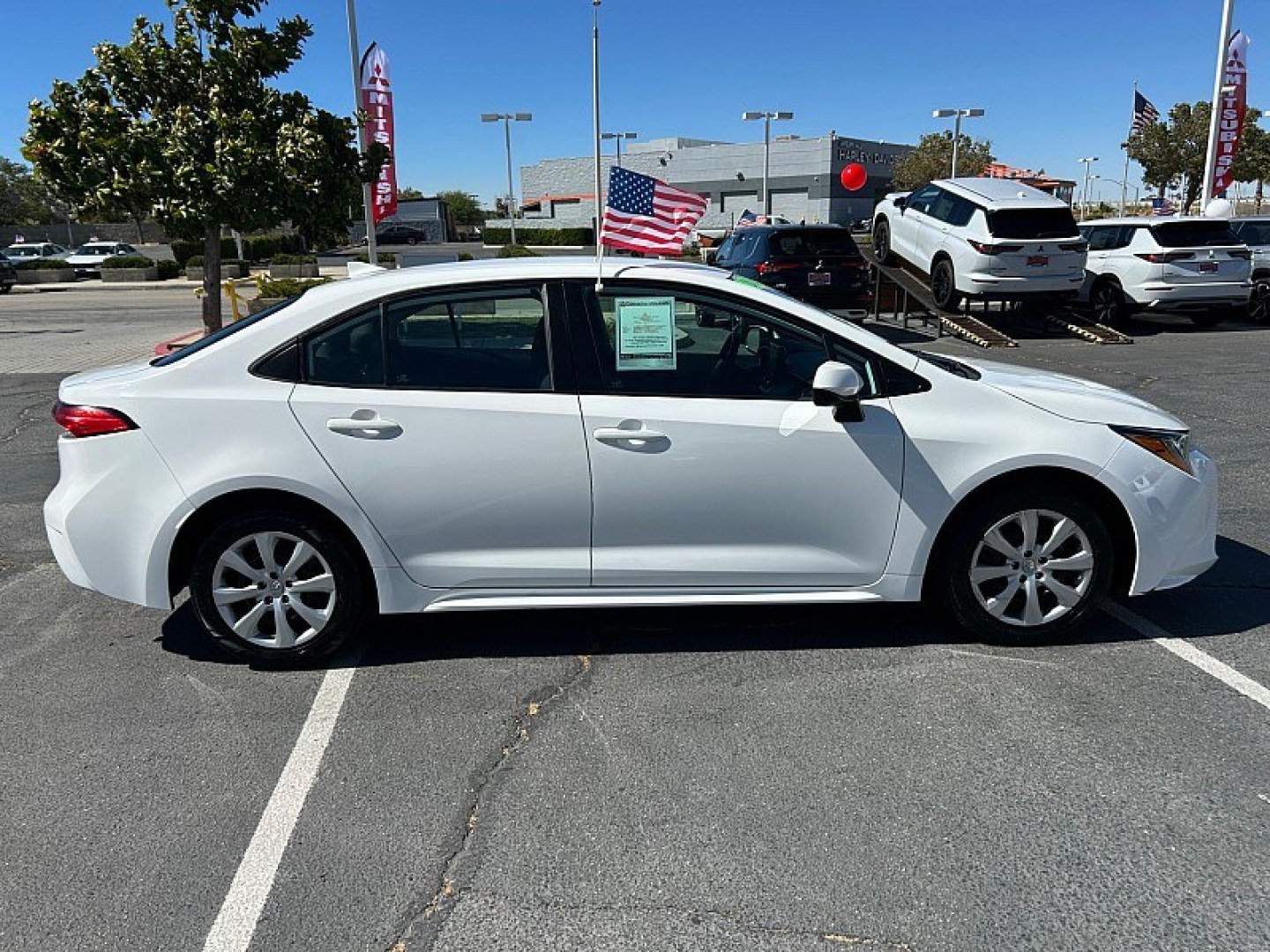 2022 White Toyota Corolla (5YFEPMAE4NP) with an 4-Cyl 1.8 Liter engine, Automatic CVTi-S transmission, located at 412 Auto Vista Drive, Palmdale, 93551, (661) 945-0620, 34.592636, -118.136681- Photo#11