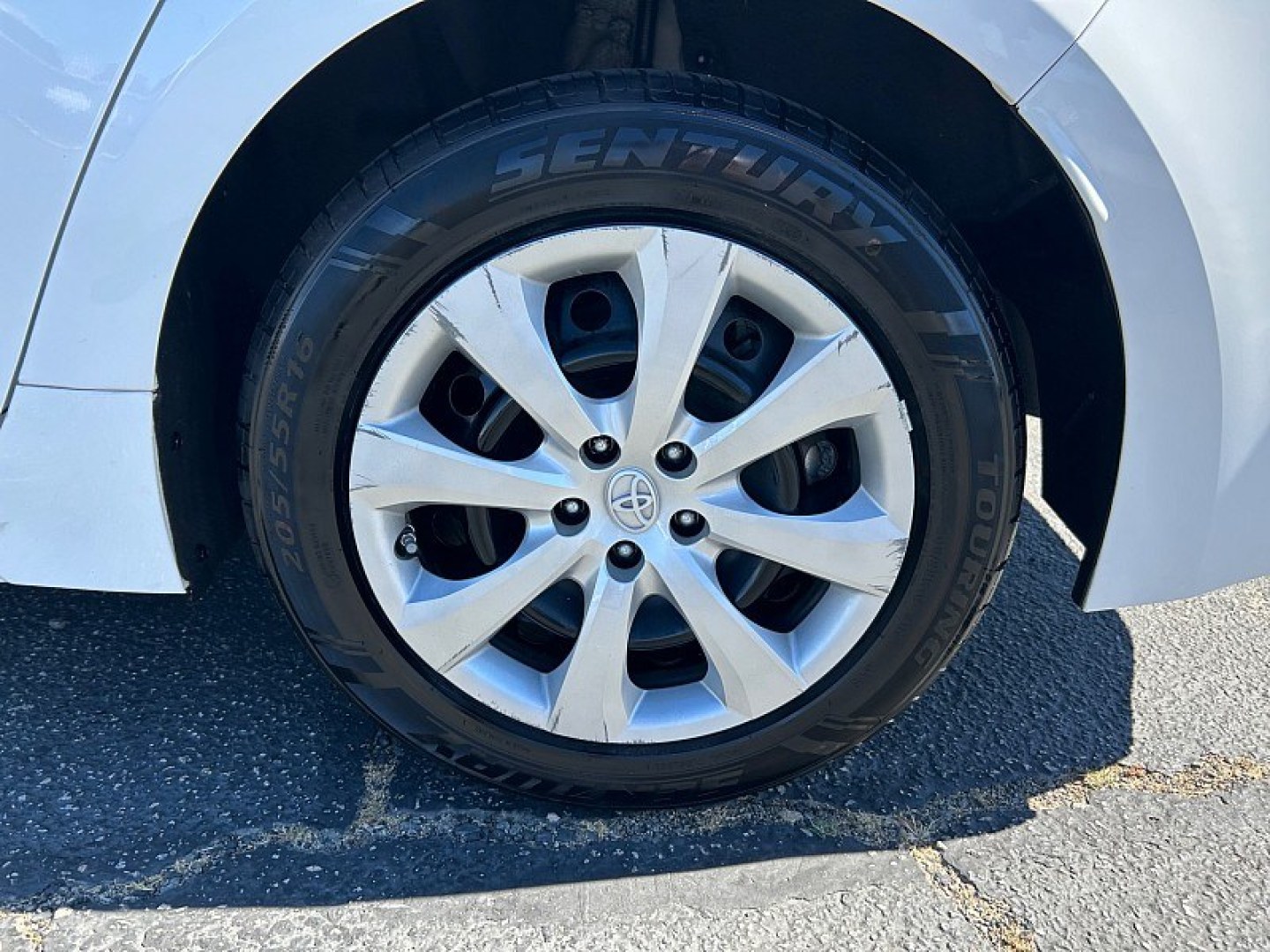 2022 White Toyota Corolla (5YFEPMAE4NP) with an 4-Cyl 1.8 Liter engine, Automatic CVTi-S transmission, located at 412 Auto Vista Drive, Palmdale, 93551, (661) 945-0620, 34.592636, -118.136681- Photo#13
