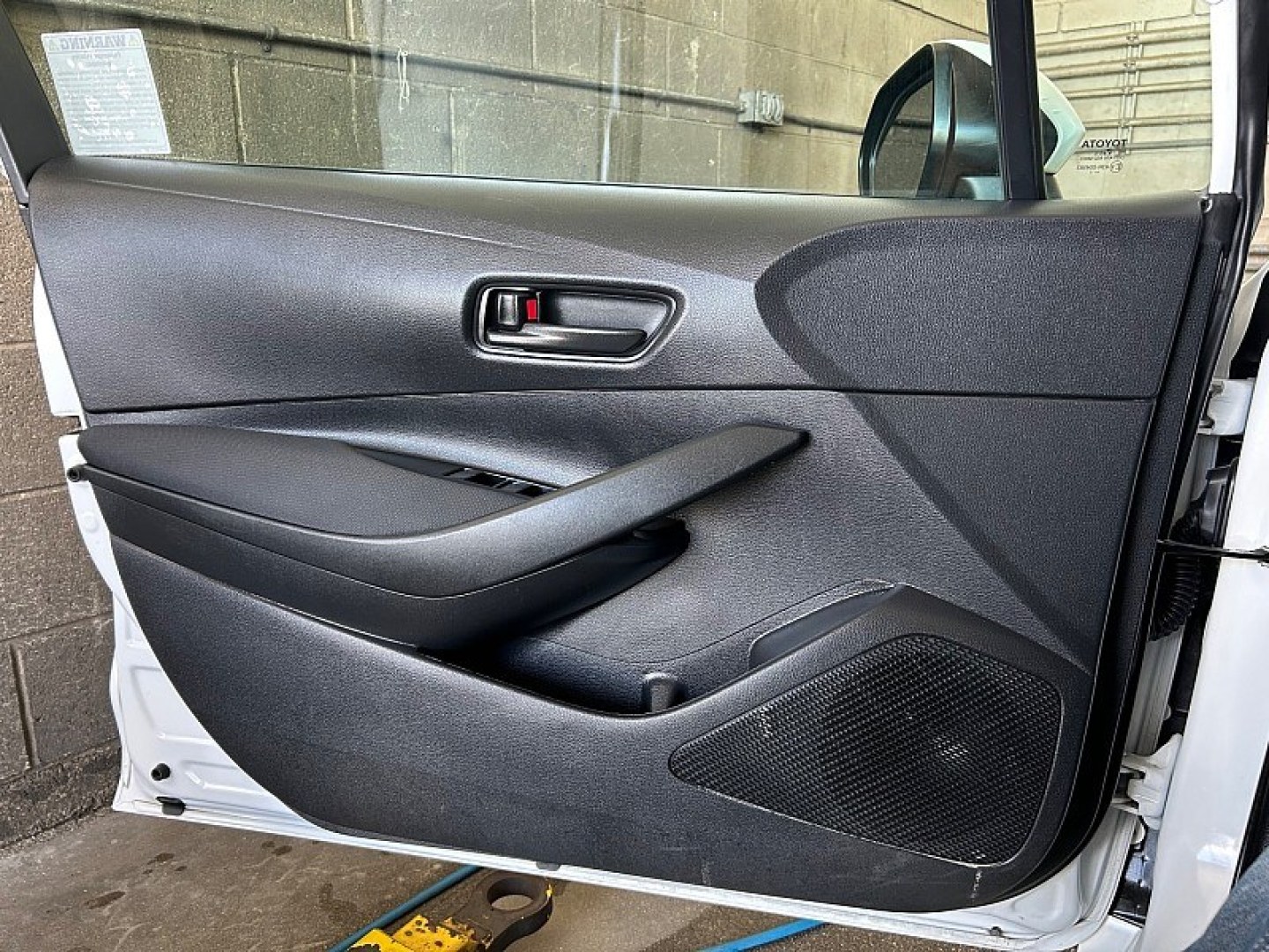 2022 White Toyota Corolla (5YFEPMAE4NP) with an 4-Cyl 1.8 Liter engine, Automatic CVTi-S transmission, located at 412 Auto Vista Drive, Palmdale, 93551, (661) 945-0620, 34.592636, -118.136681- Photo#16
