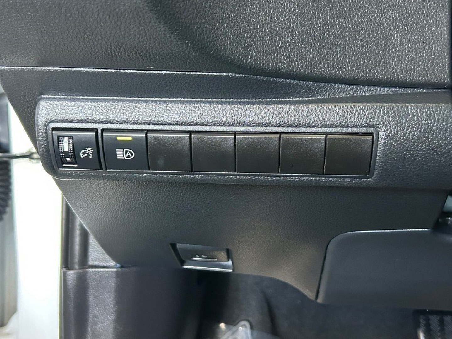 2022 White Toyota Corolla (5YFEPMAE4NP) with an 4-Cyl 1.8 Liter engine, Automatic CVTi-S transmission, located at 412 Auto Vista Drive, Palmdale, 93551, (661) 945-0620, 34.592636, -118.136681- Photo#23