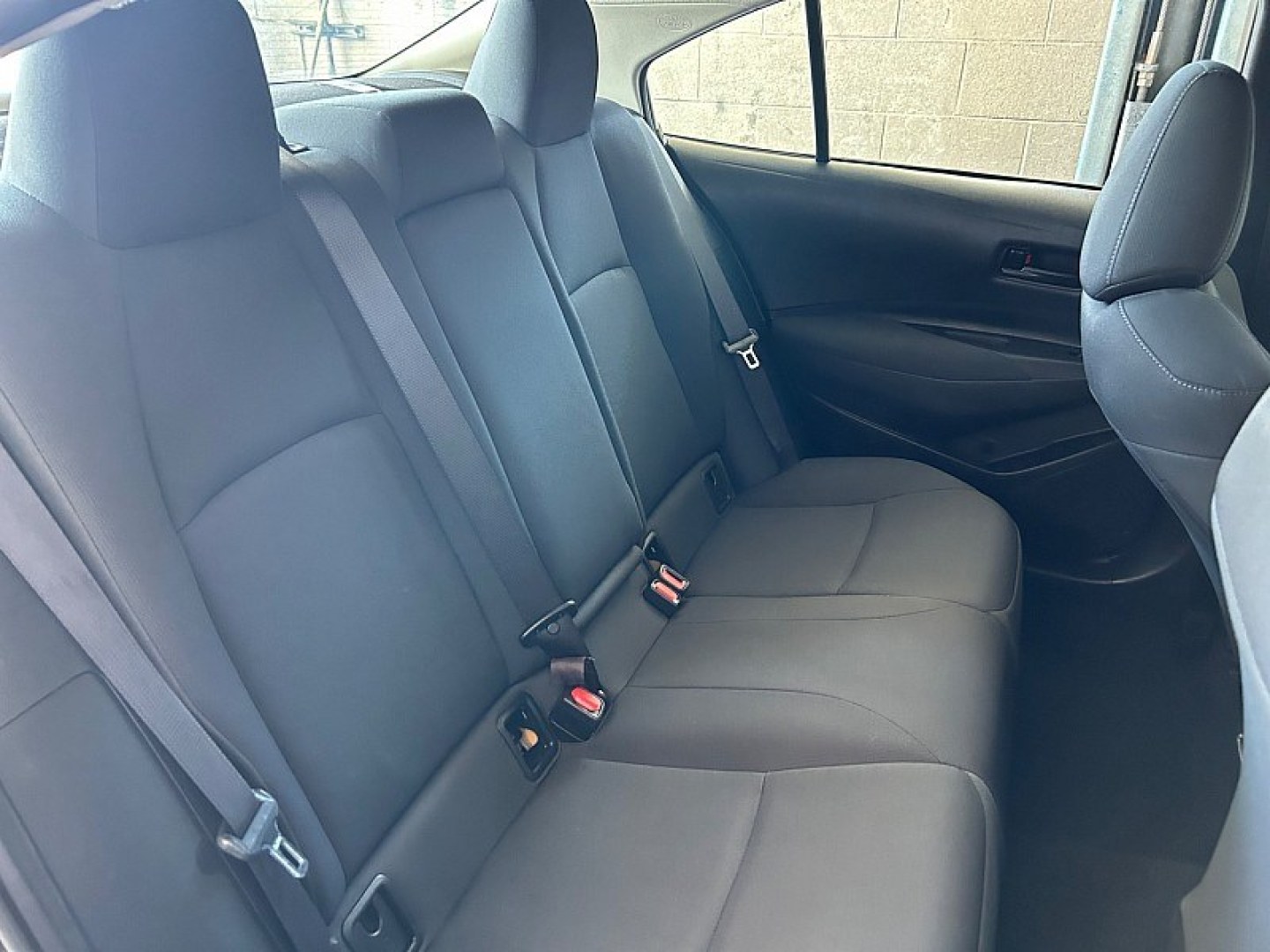 2022 White Toyota Corolla (5YFEPMAE4NP) with an 4-Cyl 1.8 Liter engine, Automatic CVTi-S transmission, located at 412 Auto Vista Drive, Palmdale, 93551, (661) 945-0620, 34.592636, -118.136681- Photo#26