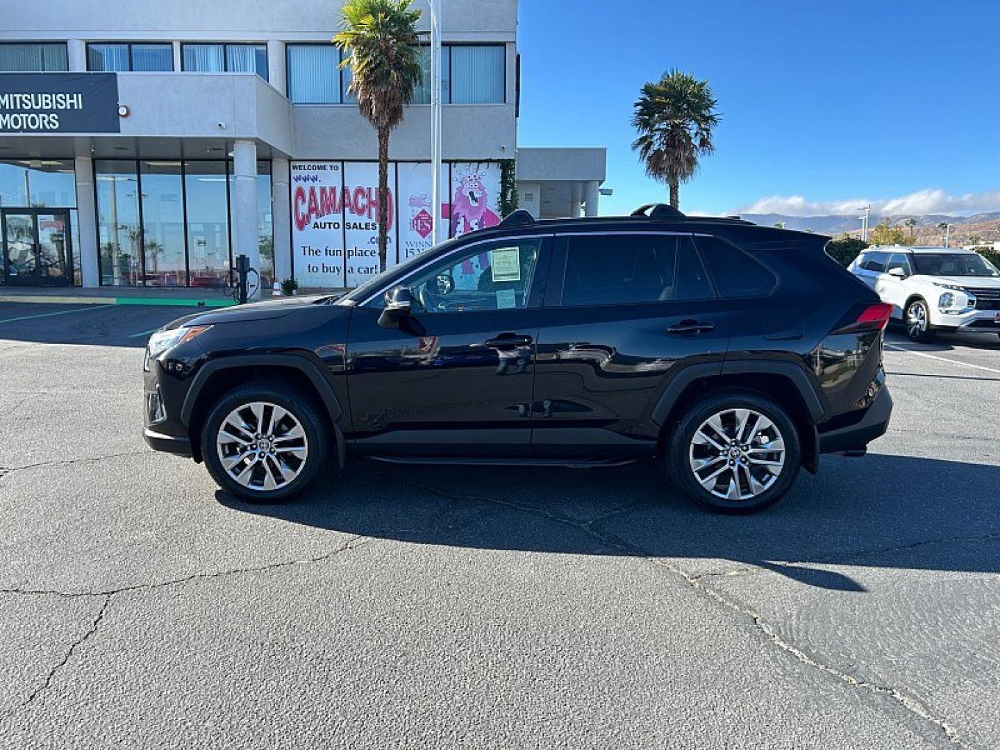 2022 BLACK Toyota RAV4 (2T3A1RFV1NC) with an 4-Cyl 2.5 Liter engine, Automatic 8-Spd w/Direct transmission, located at 412 Auto Vista Drive, Palmdale, 93551, (661) 945-0620, 34.592636, -118.136681- Photo#4