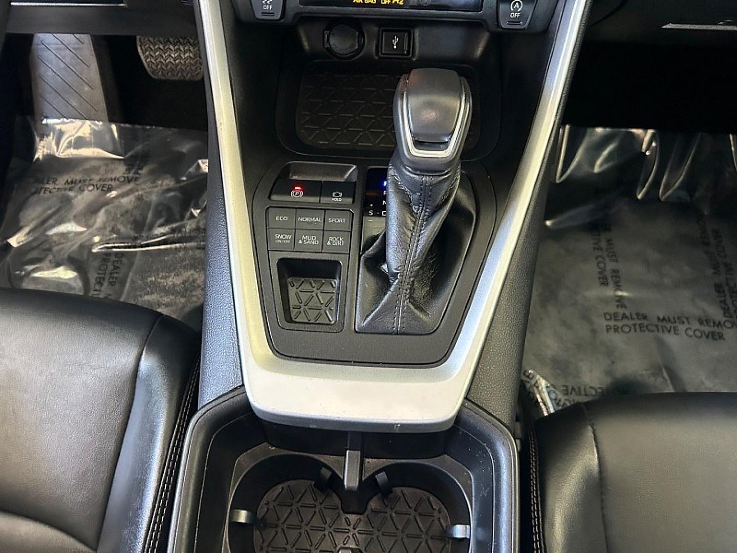 2022 BLACK Toyota RAV4 (2T3A1RFV1NC) with an 4-Cyl 2.5 Liter engine, Automatic 8-Spd w/Direct transmission, located at 412 Auto Vista Drive, Palmdale, 93551, (661) 945-0620, 34.592636, -118.136681- Photo#19