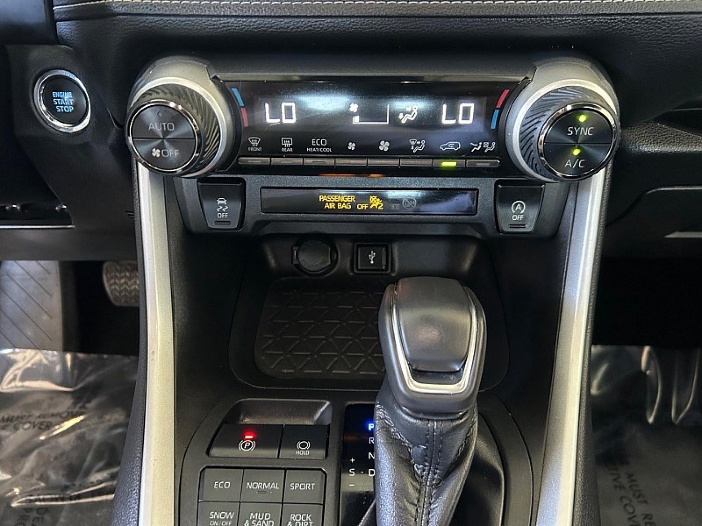2022 BLACK Toyota RAV4 (2T3A1RFV1NC) with an 4-Cyl 2.5 Liter engine, Automatic 8-Spd w/Direct transmission, located at 412 Auto Vista Drive, Palmdale, 93551, (661) 945-0620, 34.592636, -118.136681- Photo#20