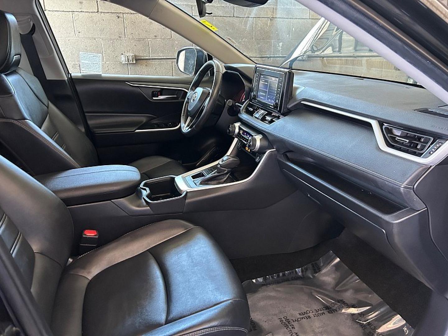 2022 BLACK Toyota RAV4 (2T3A1RFV1NC) with an 4-Cyl 2.5 Liter engine, Automatic 8-Spd w/Direct transmission, located at 412 Auto Vista Drive, Palmdale, 93551, (661) 945-0620, 34.592636, -118.136681- Photo#26