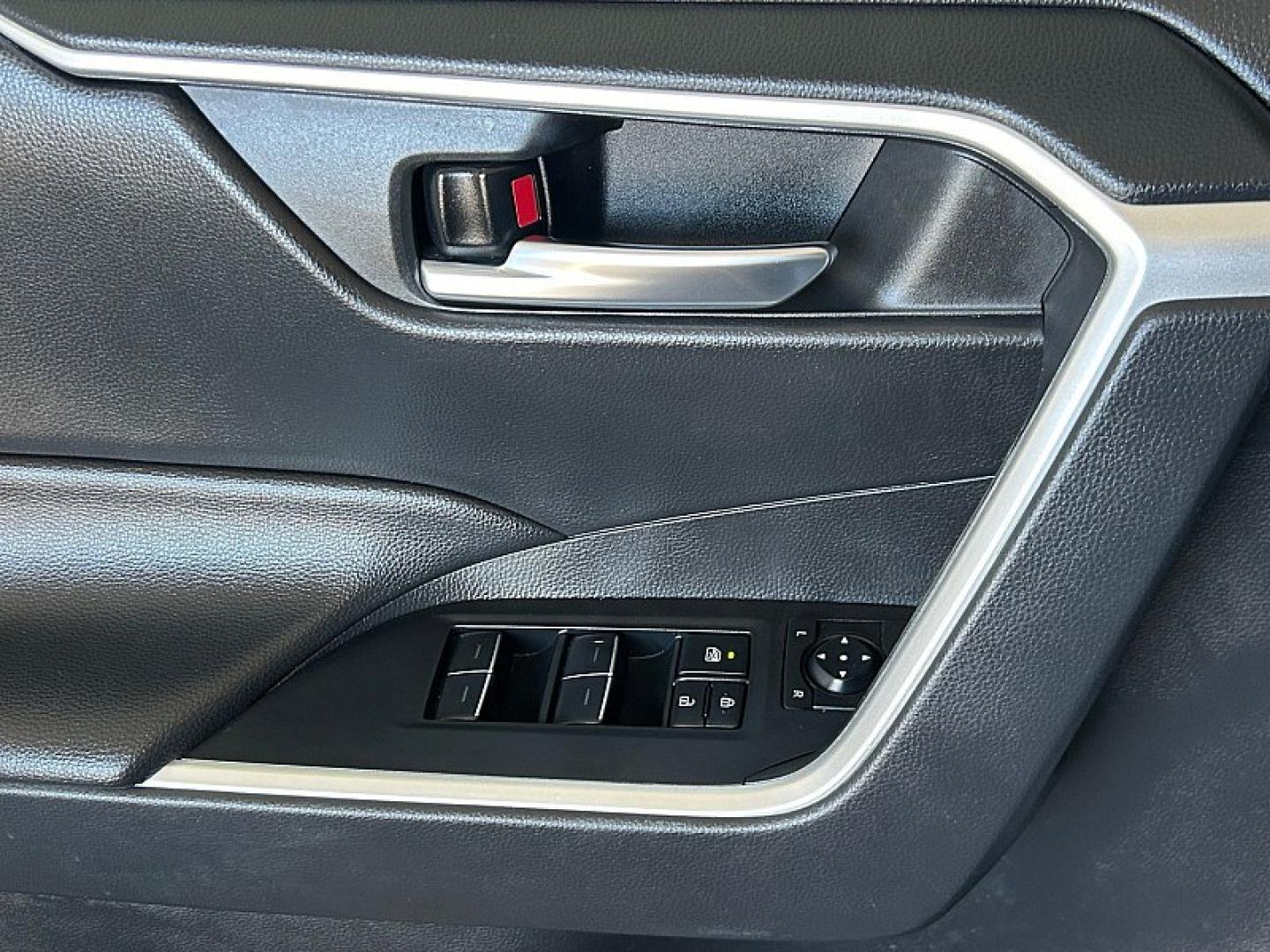 2022 BLACK Toyota RAV4 (2T3A1RFV1NC) with an 4-Cyl 2.5 Liter engine, Automatic 8-Spd w/Direct transmission, located at 412 Auto Vista Drive, Palmdale, 93551, (661) 945-0620, 34.592636, -118.136681- Photo#27