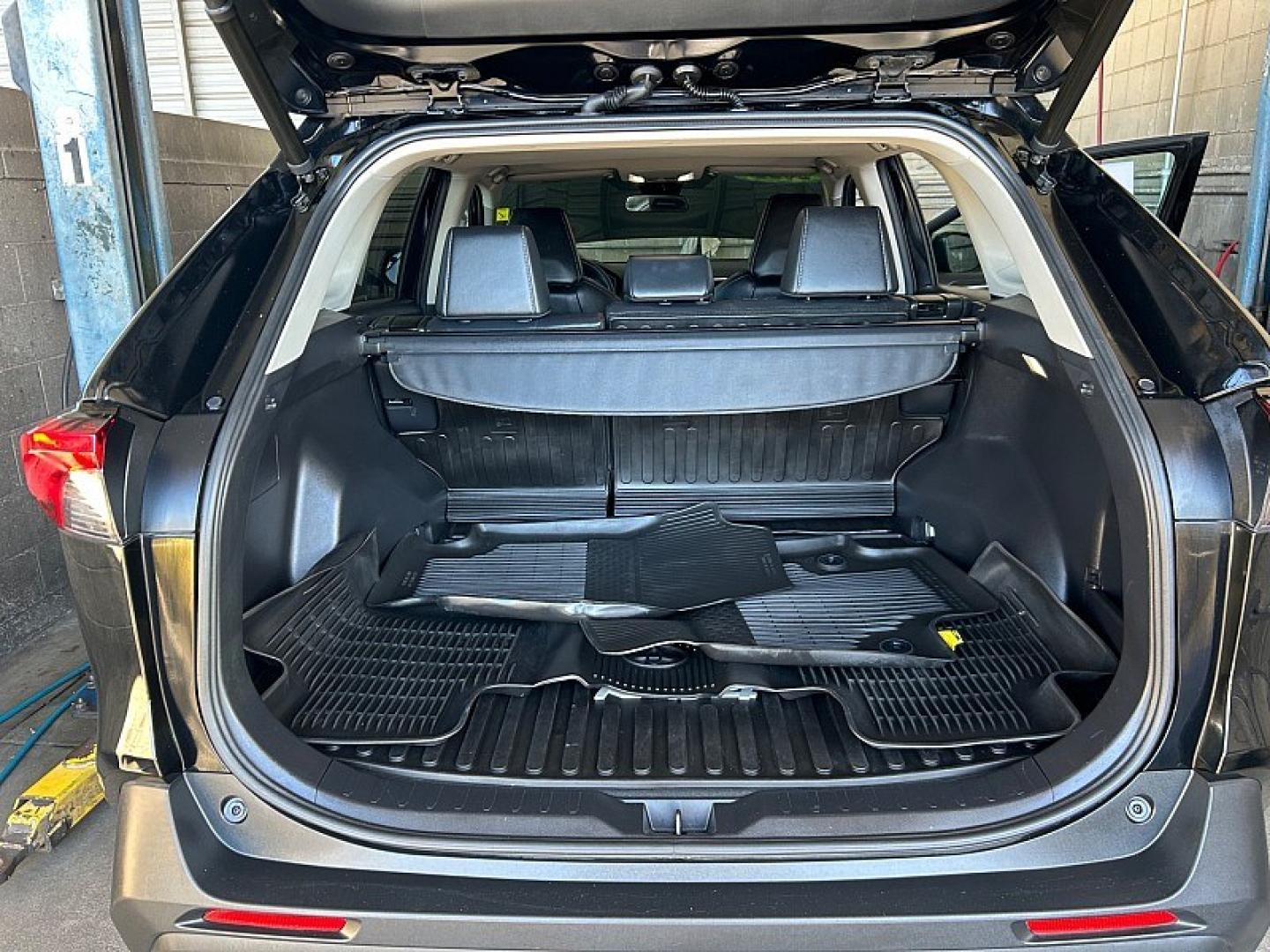 2022 BLACK Toyota RAV4 (2T3A1RFV1NC) with an 4-Cyl 2.5 Liter engine, Automatic 8-Spd w/Direct transmission, located at 412 Auto Vista Drive, Palmdale, 93551, (661) 945-0620, 34.592636, -118.136681- Photo#30