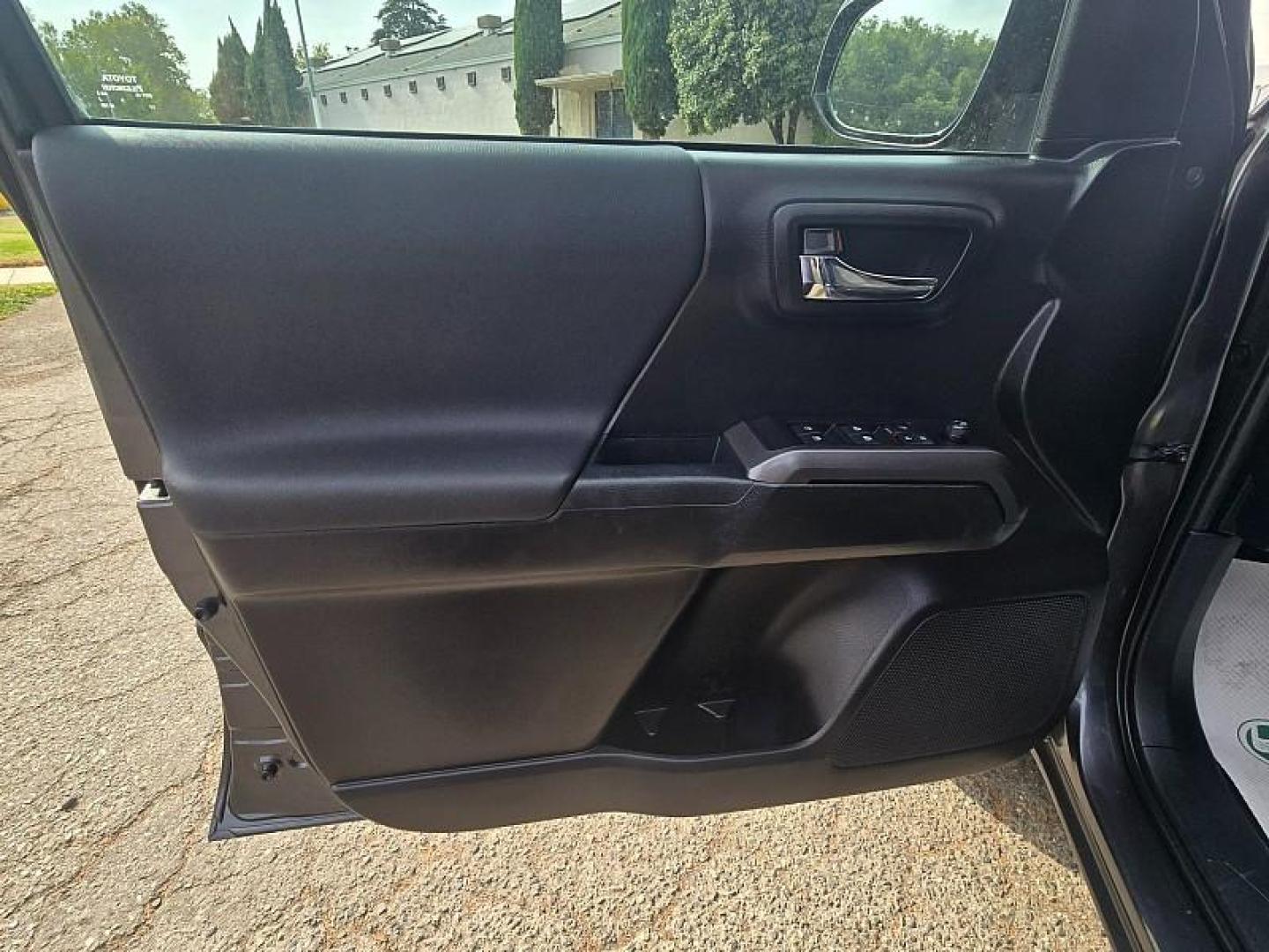 2022 GRAY Toyota Tacoma 4WD (3TMCZ5ANXNM) with an V6 3.5 Liter engine, Automatic 6-Spd transmission, located at 246 E Walker St., Orland, 95963, (530) 865-5800, 39.747589, -122.178398 - Photo#13